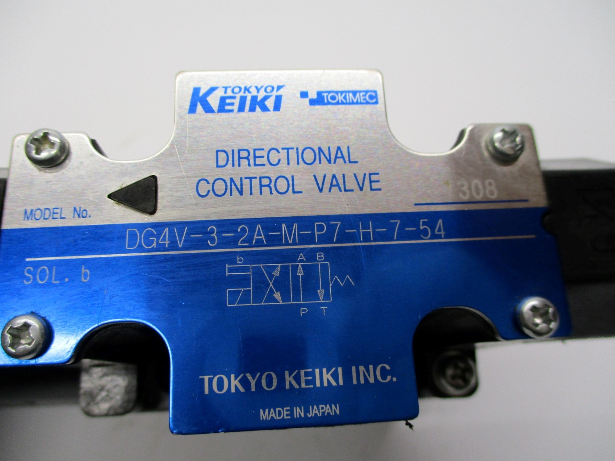 TOYO KEIKI DG4V-3-2A-M-P7-H-7-54 24V NSNP