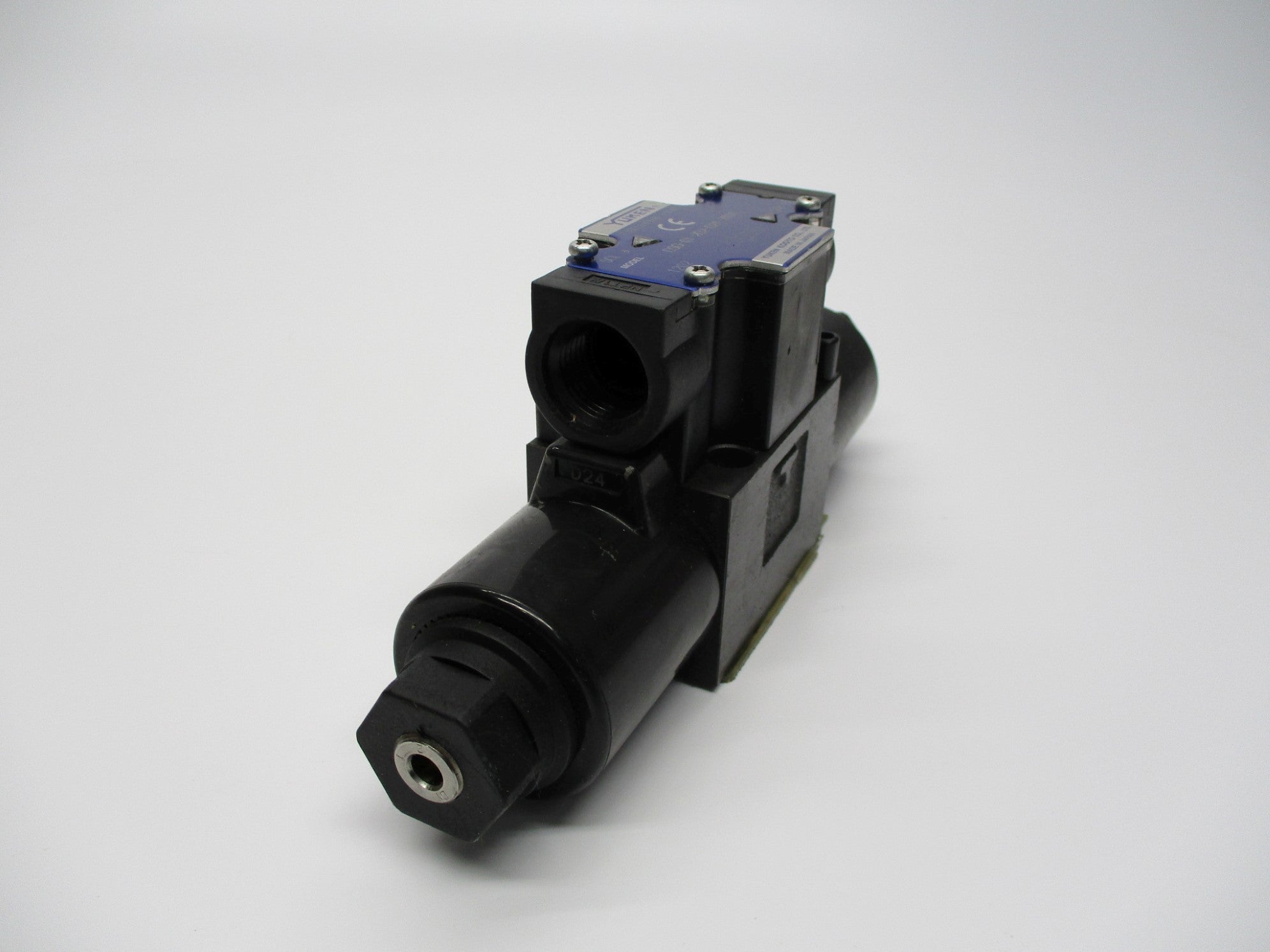 YUKEN DSG-01-2D2-D24-7090 24V NSNP