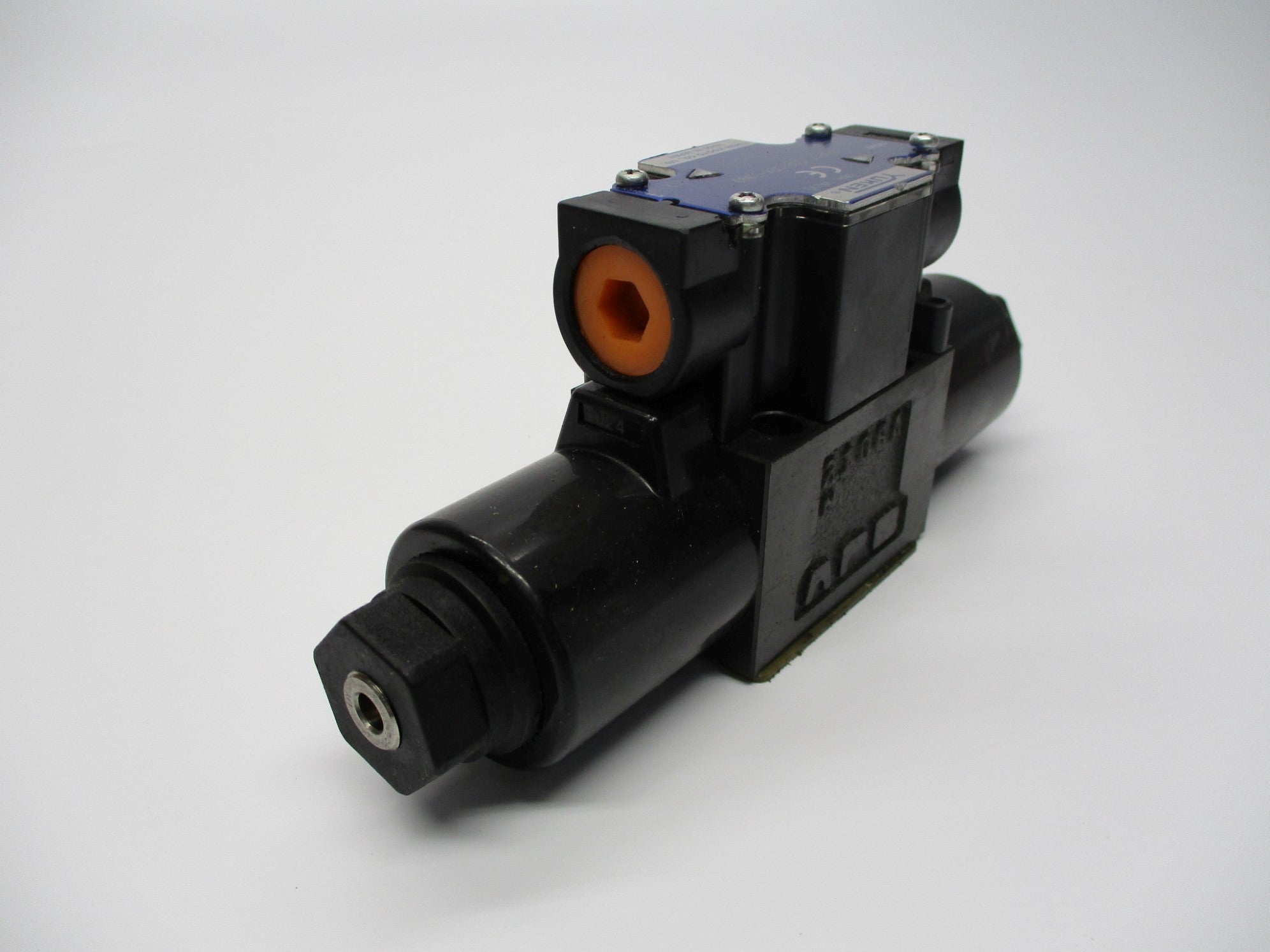 YUKEN DSG-01-2D2-D24-7090 24V NSNP