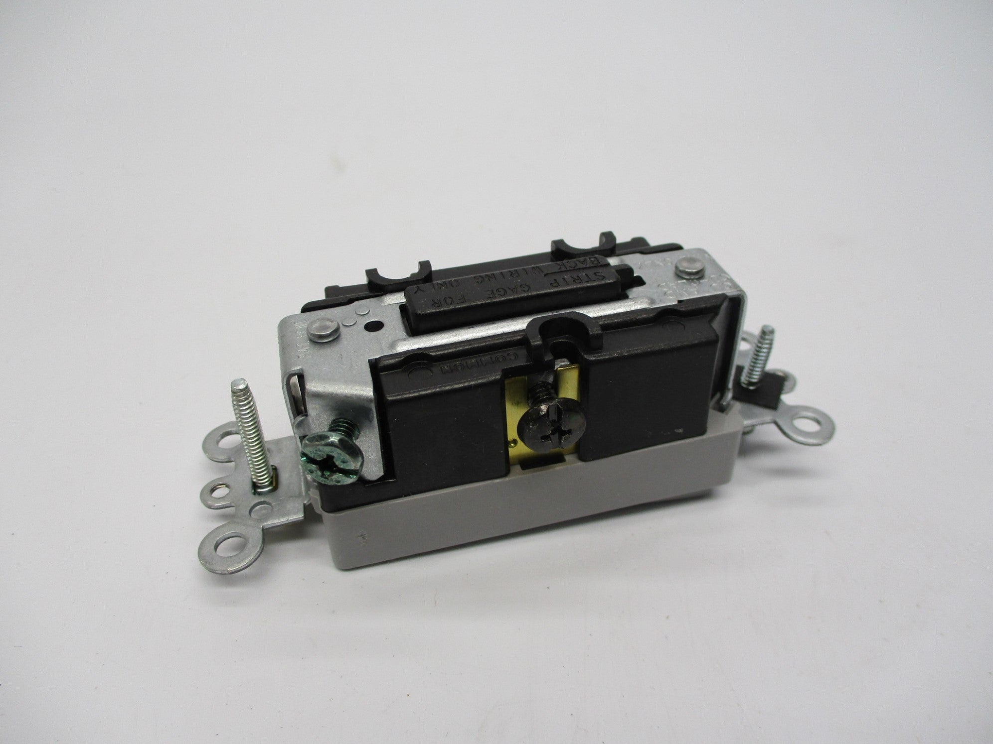 LEVITON 5623-2GY NSMP