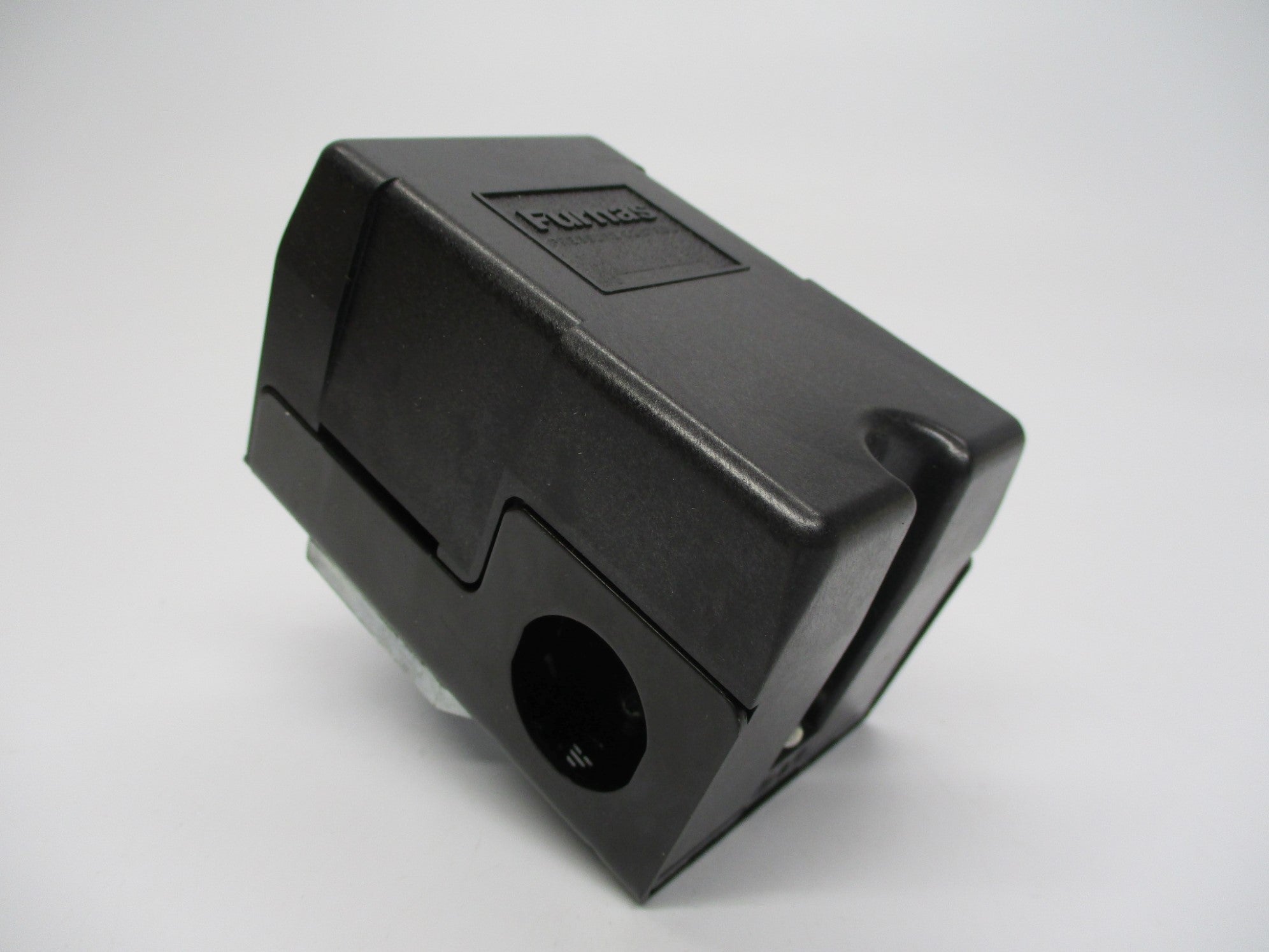 HUBBELL 69WA109884U SER. B NSMP
