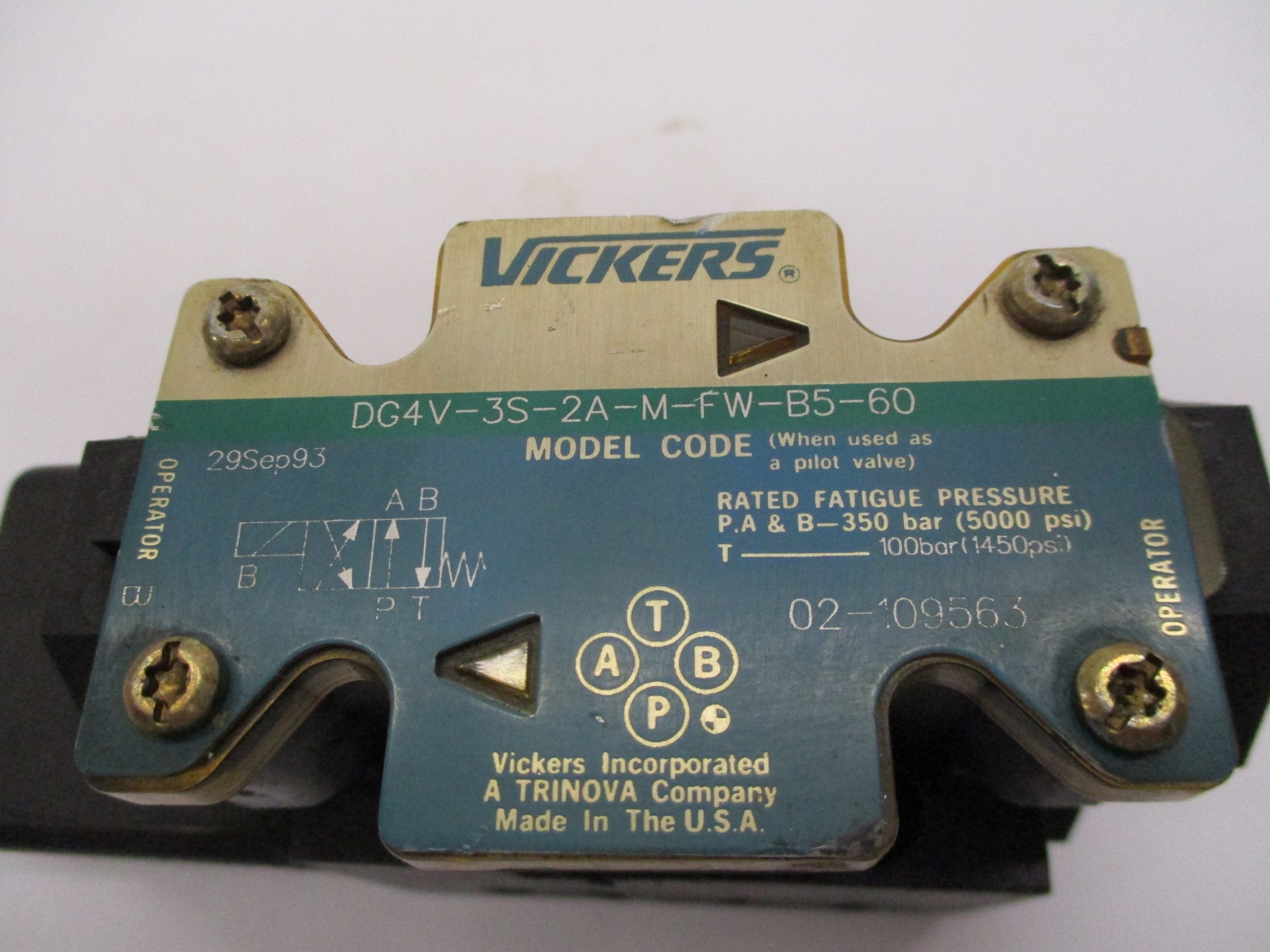 VICKERS DG4V-3S-2A-M-FW-B5-60 120V UNMP