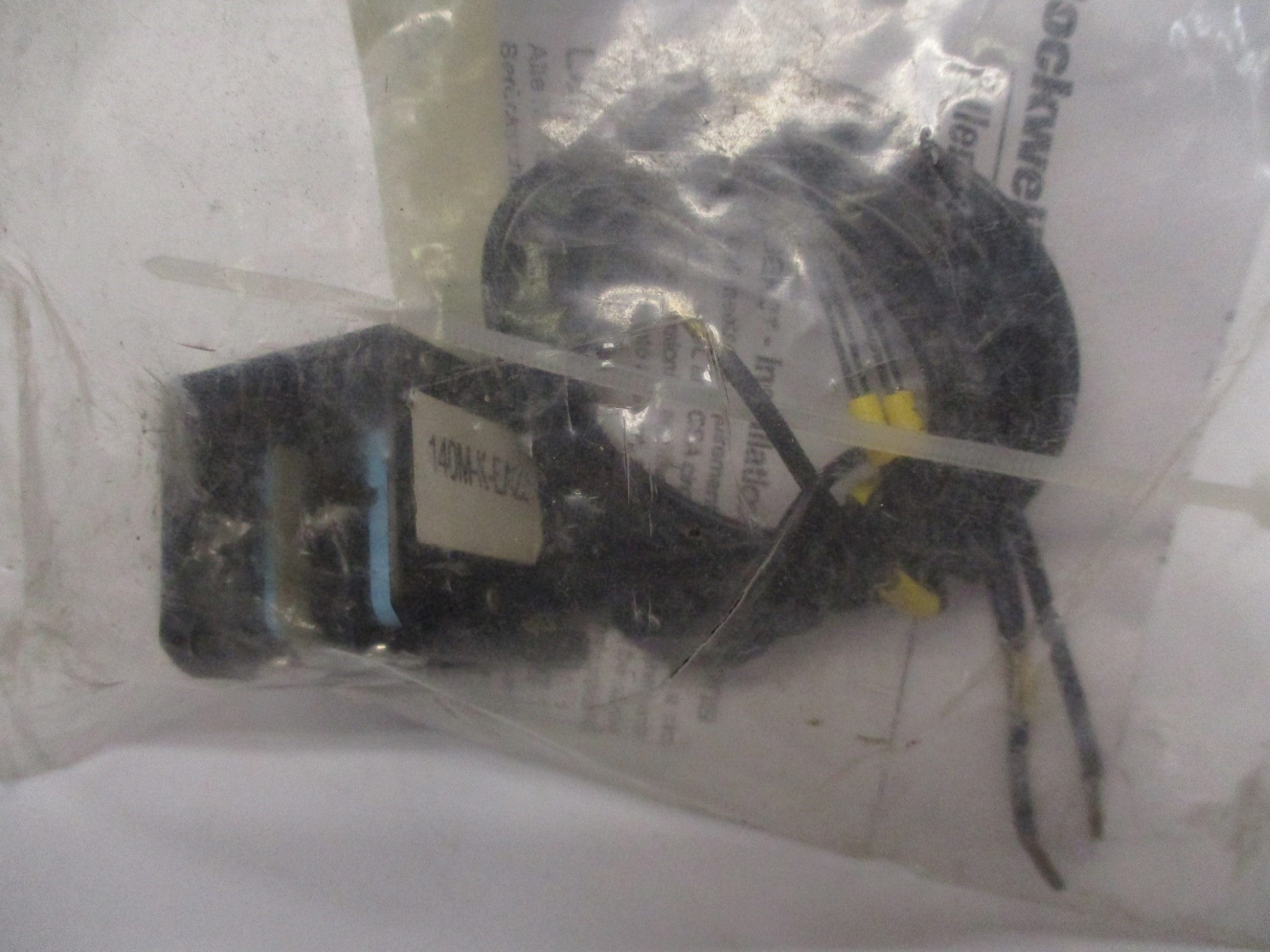 ALLEN BRADLEY 140M-K-EA22 SER. A NSMP