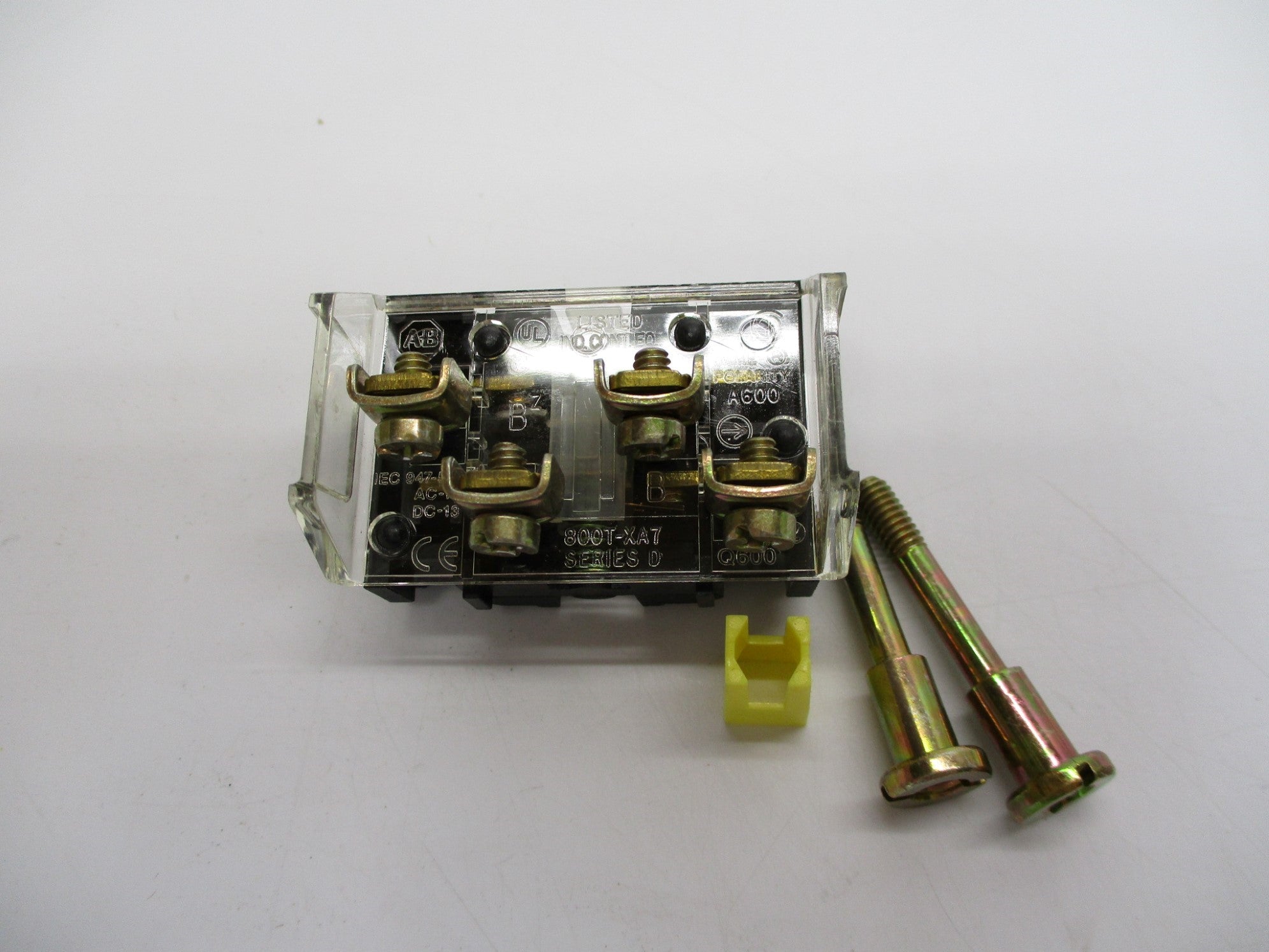ALLEN BRADLEY 800T-XA7 SER. D (WH) NSMP