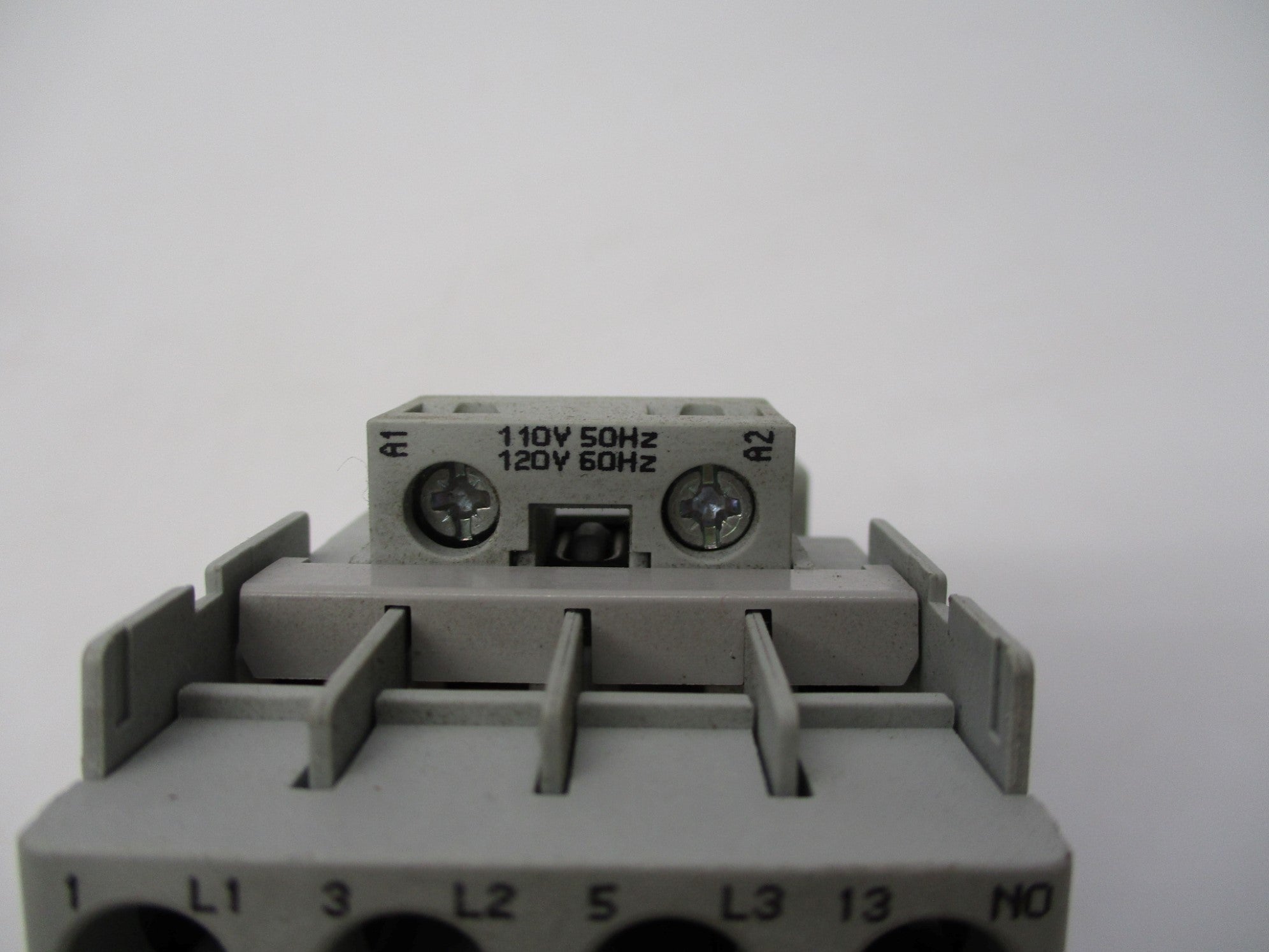 ALLEN BRADLEY 100-C23D10 SER. C (BR/WH) 110/120V NSMP