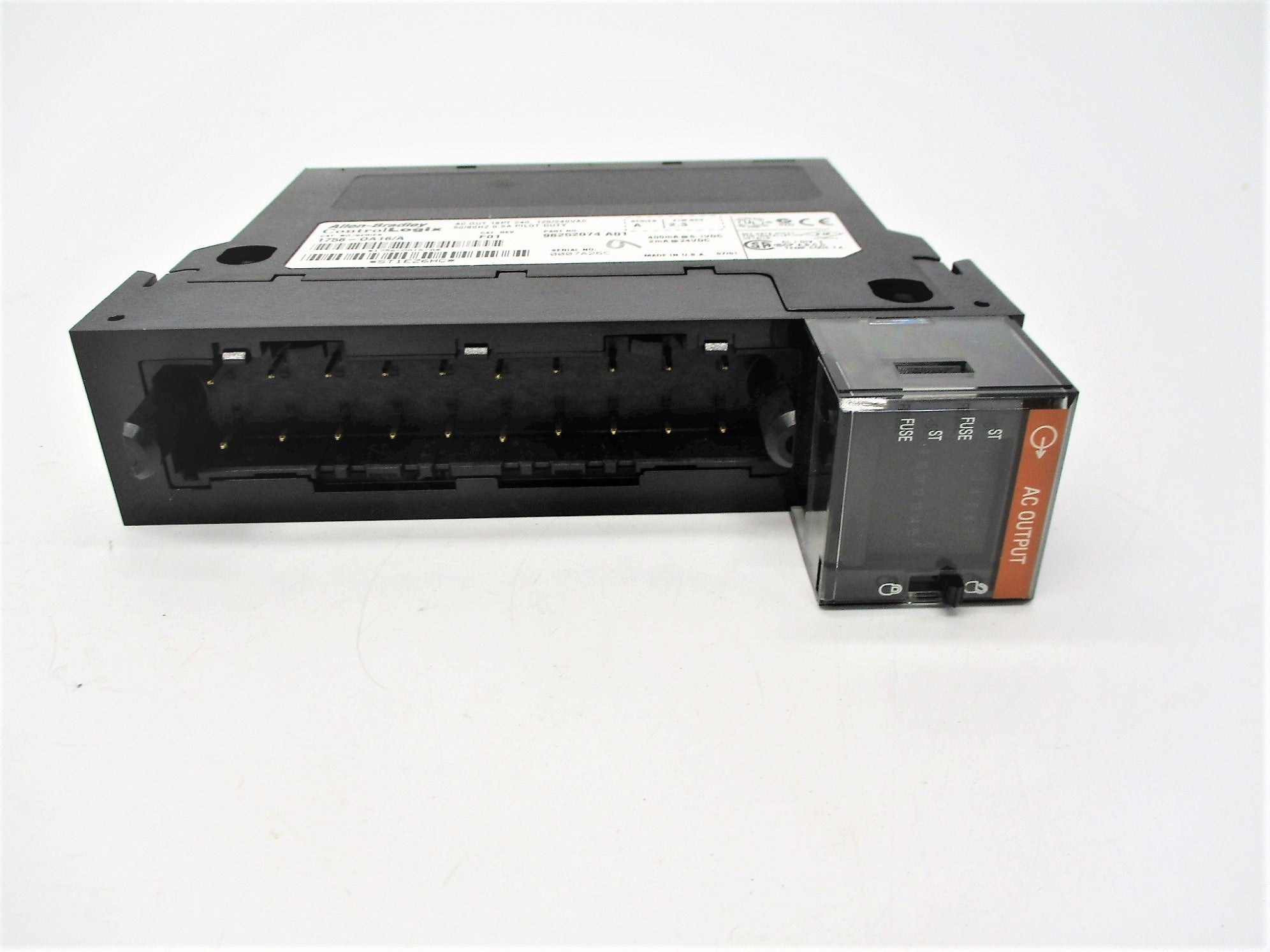 ALLEN BRADLEY 1756-OA16 SER. A F/W: 2.3 UNMP