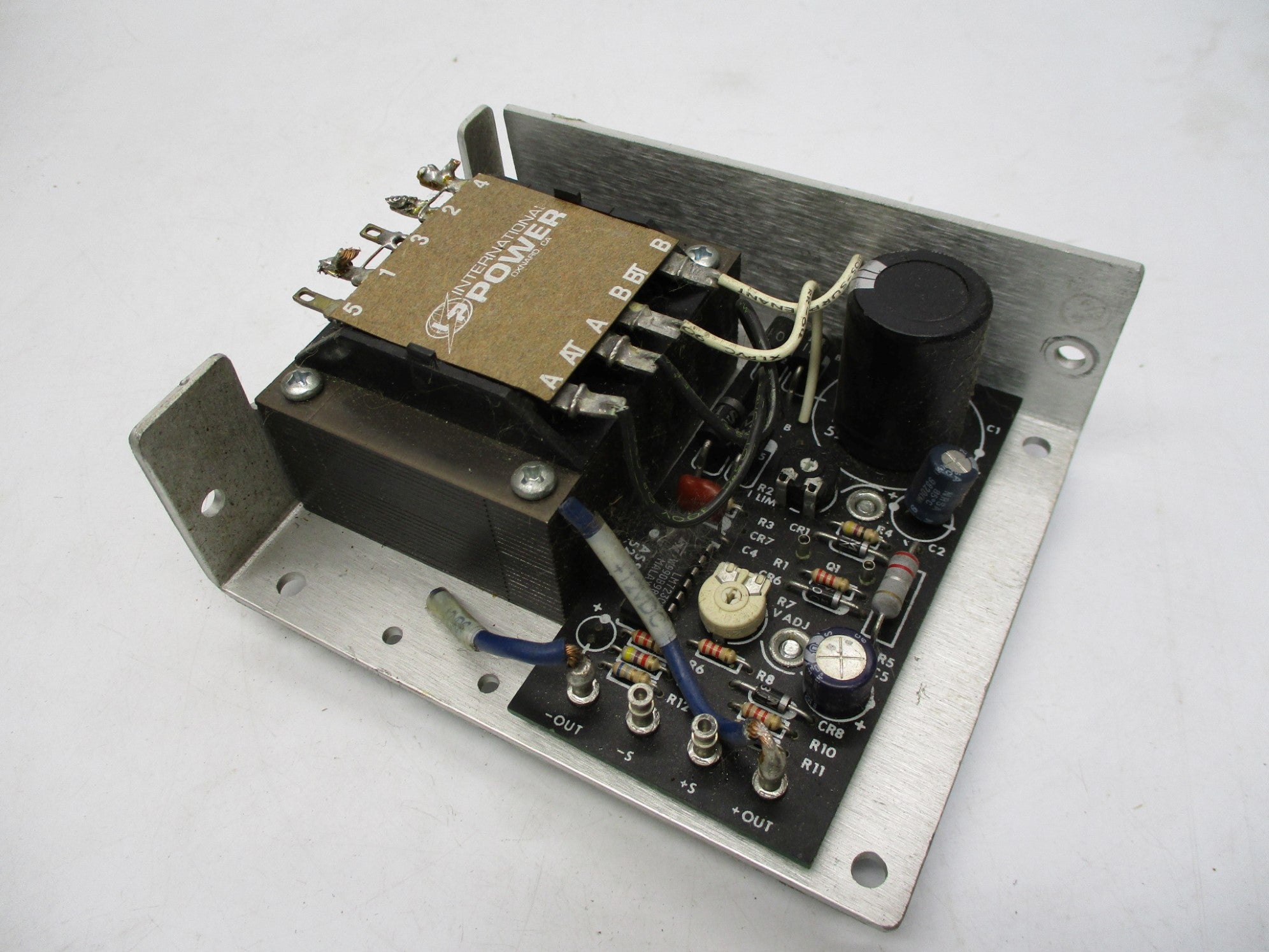 INTERNATIONAL POWER IHB12-1.7 12VDC 1.7A NSNP