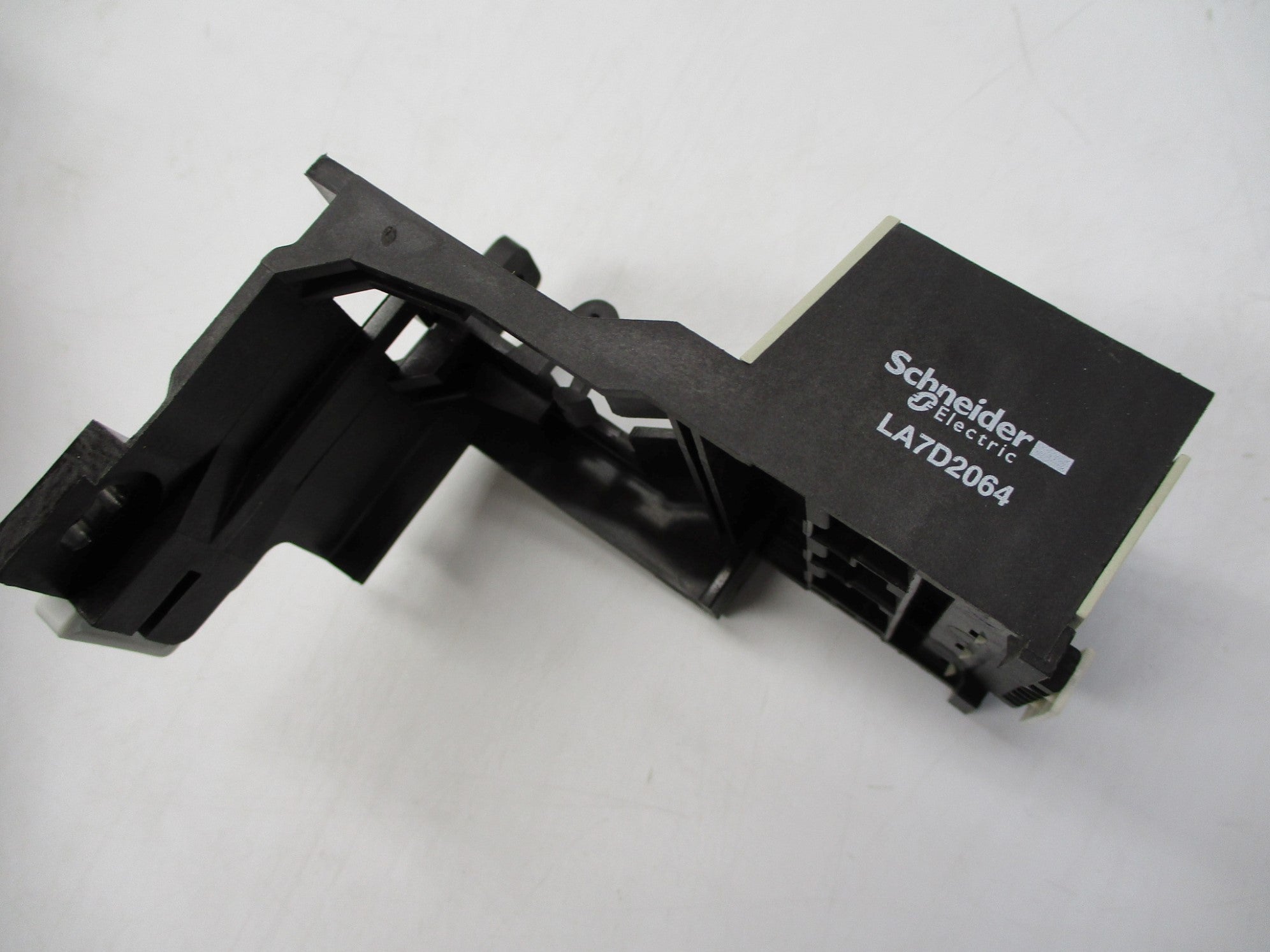 SCHNEIDER ELECTRIC LA7D2064 NSMP