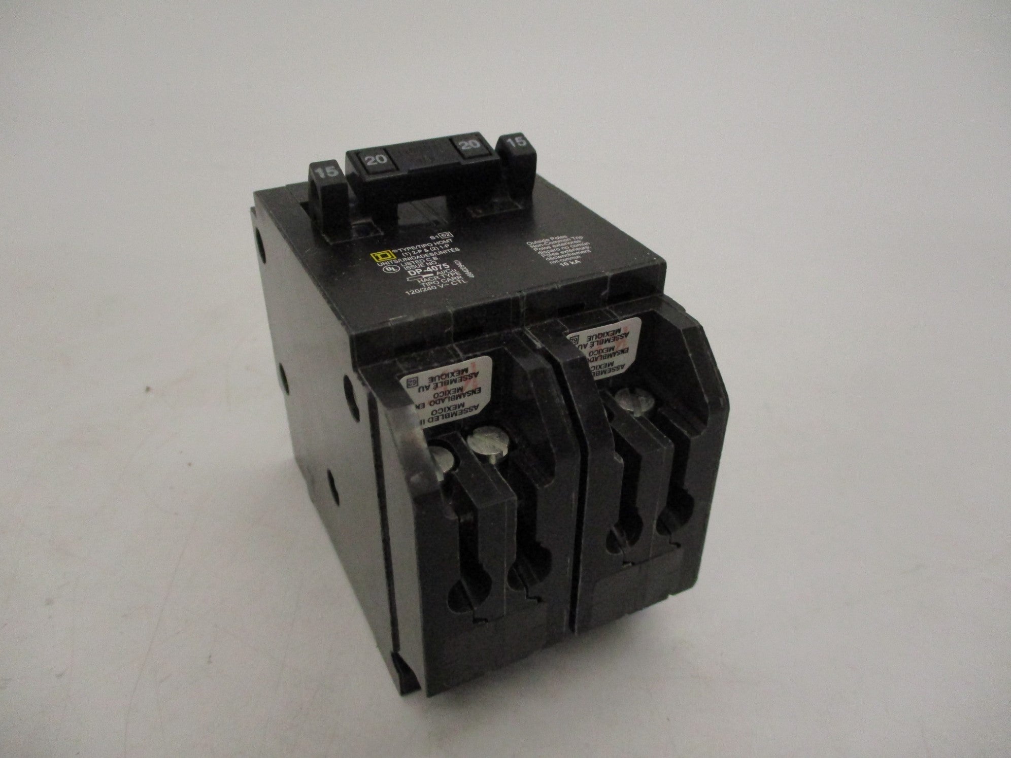 SQUARE D HOMT1515220 15/20A 120/240V NSNP