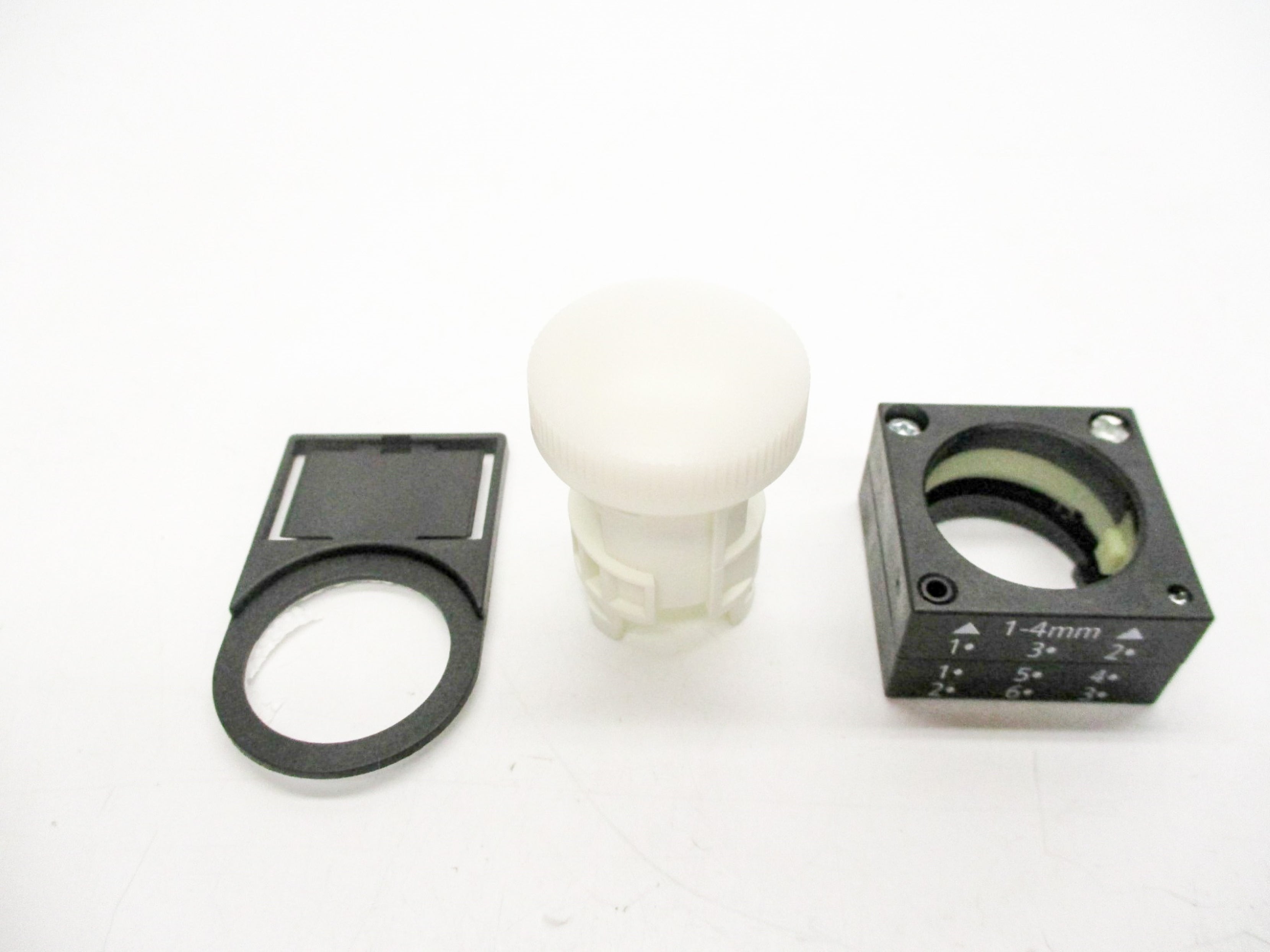 SIEMENS 3SB3245-0AA61 (AS PICTURED) NSMP