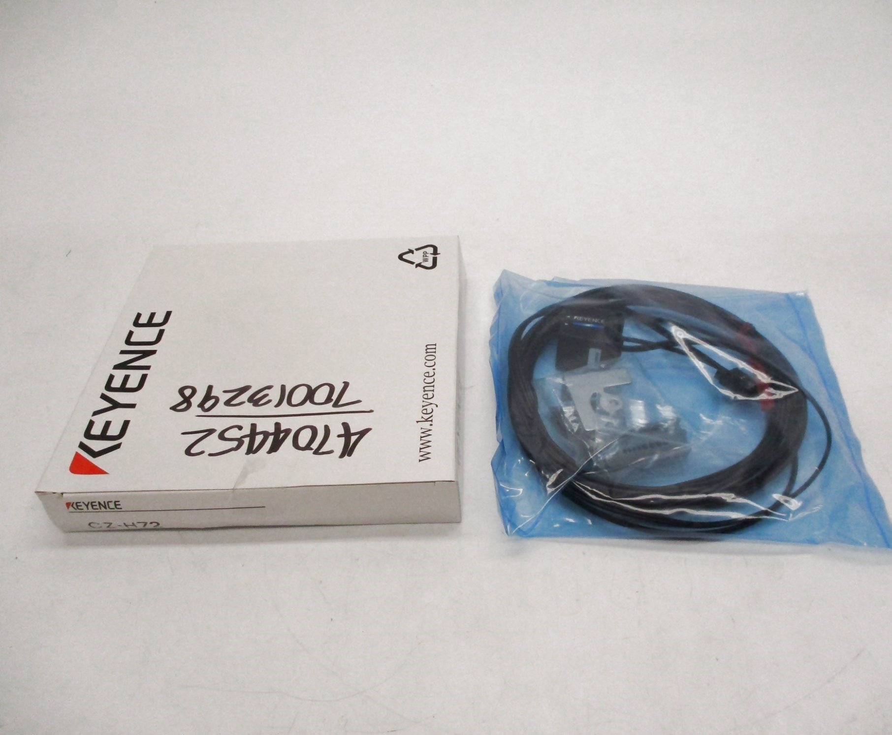KEYENCE CZ-H72 NSMP