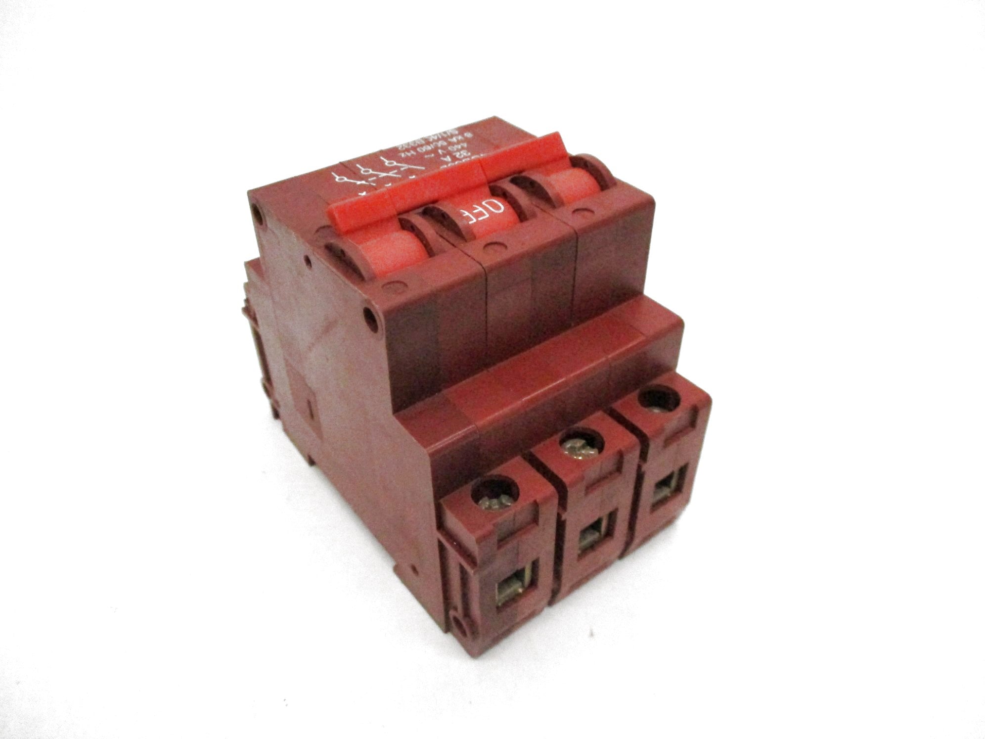 CLIPSAL 4CB332 32A 440V NSNP