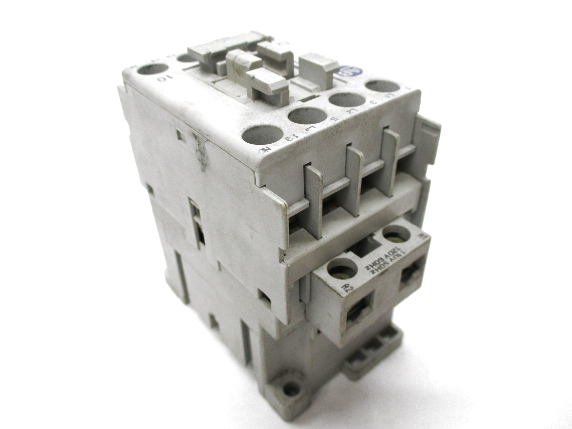 ALLEN BRADLEY 100-C30D10 SER. C 120V UNMP