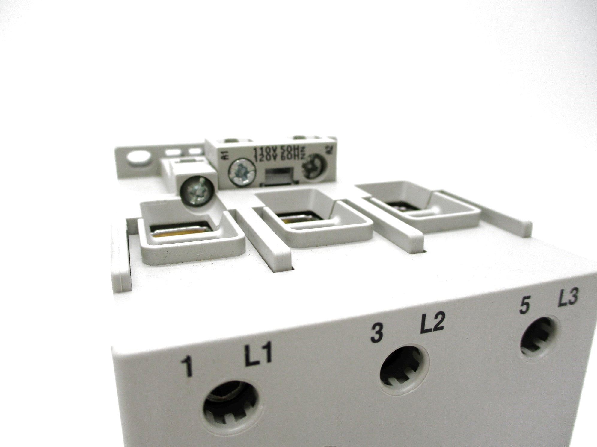 ALLEN BRADLEY 100-C60D10 SER. B 120V (BR/WH) NSMP