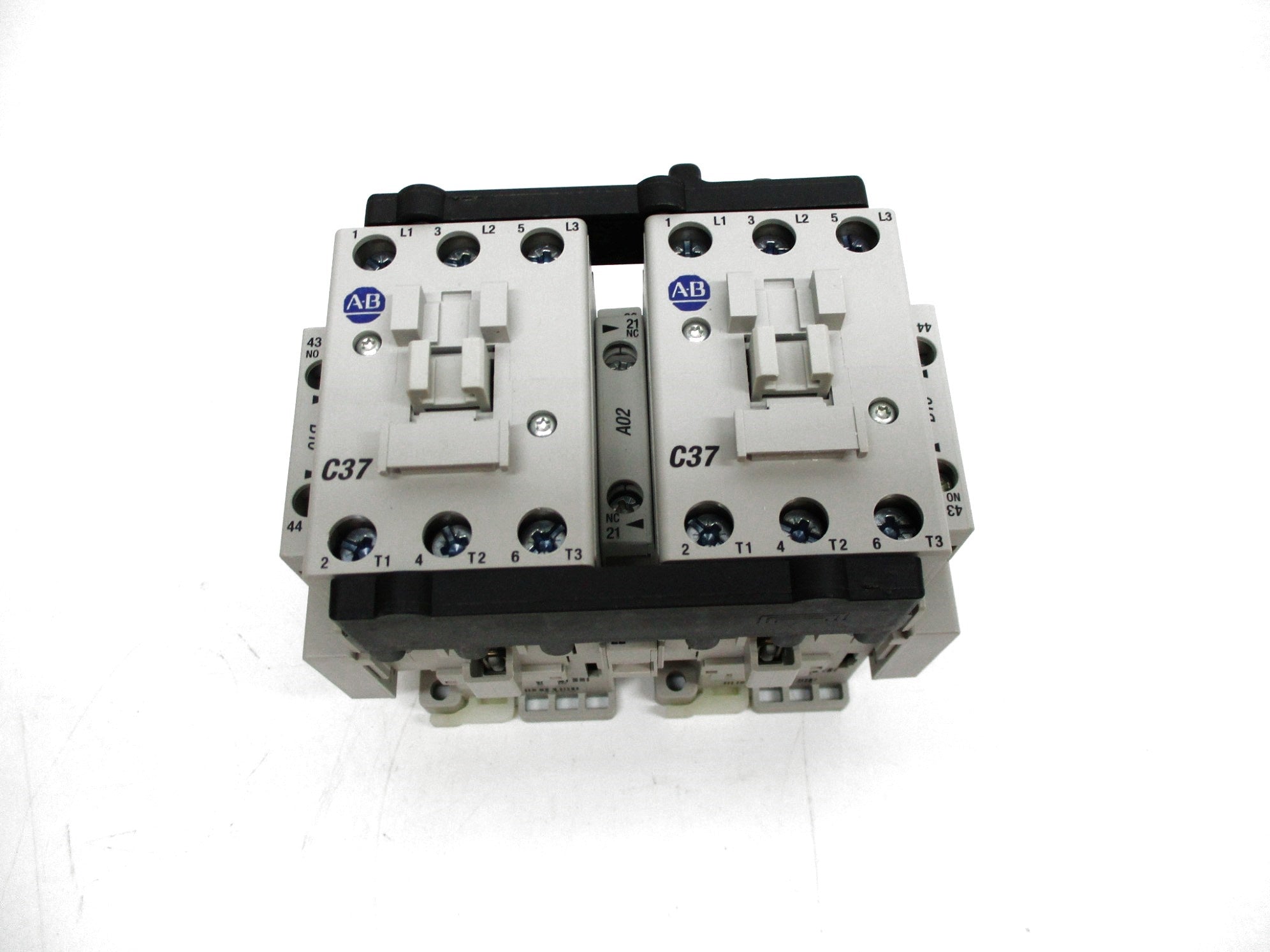 ALLEN BRADLEY 104-C37D22 SER. C 110/120V (BR/WH) NSMP