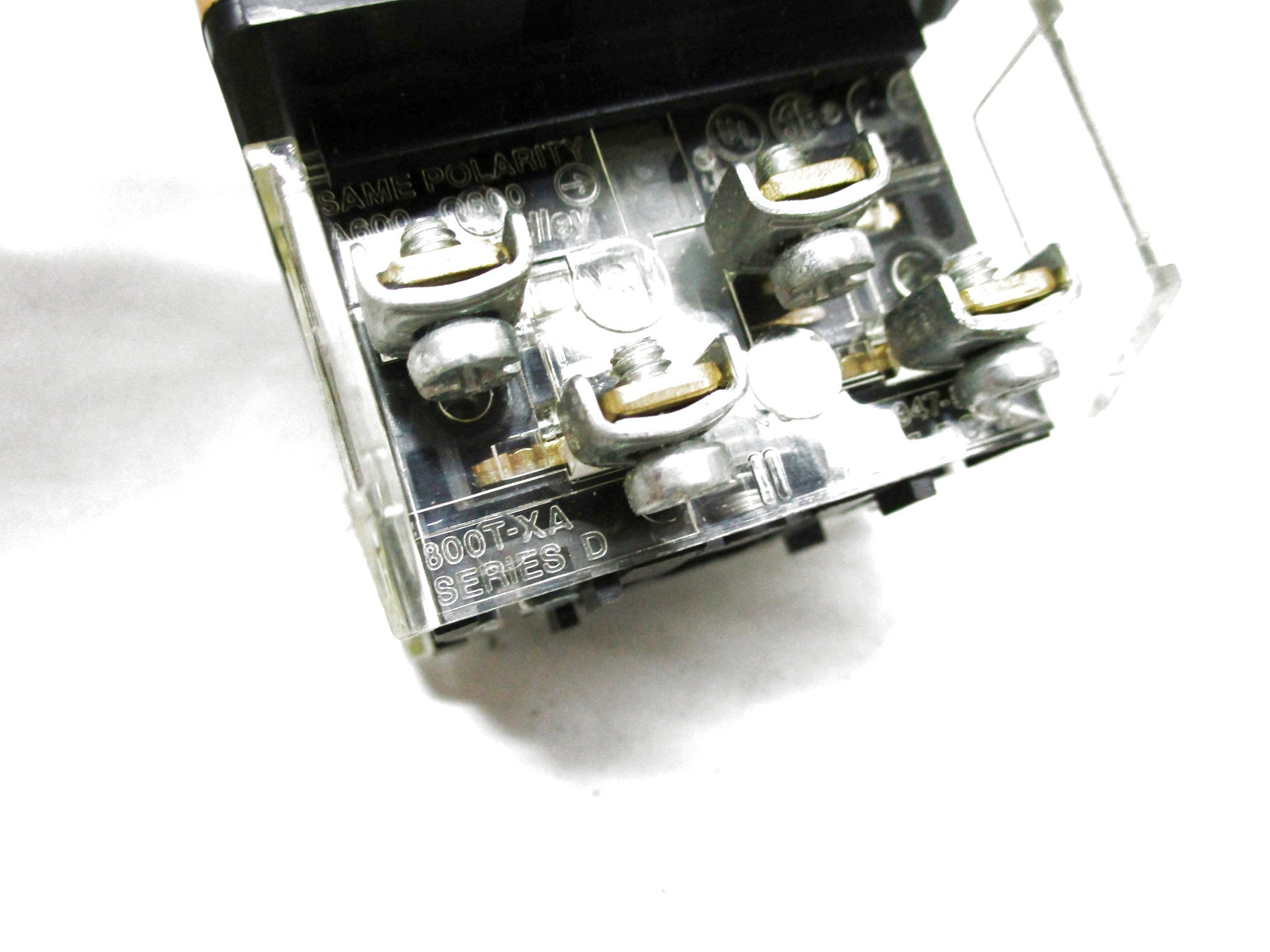ALLEN BRADLEY 800T-T4T8AAXX SER. T NSNP