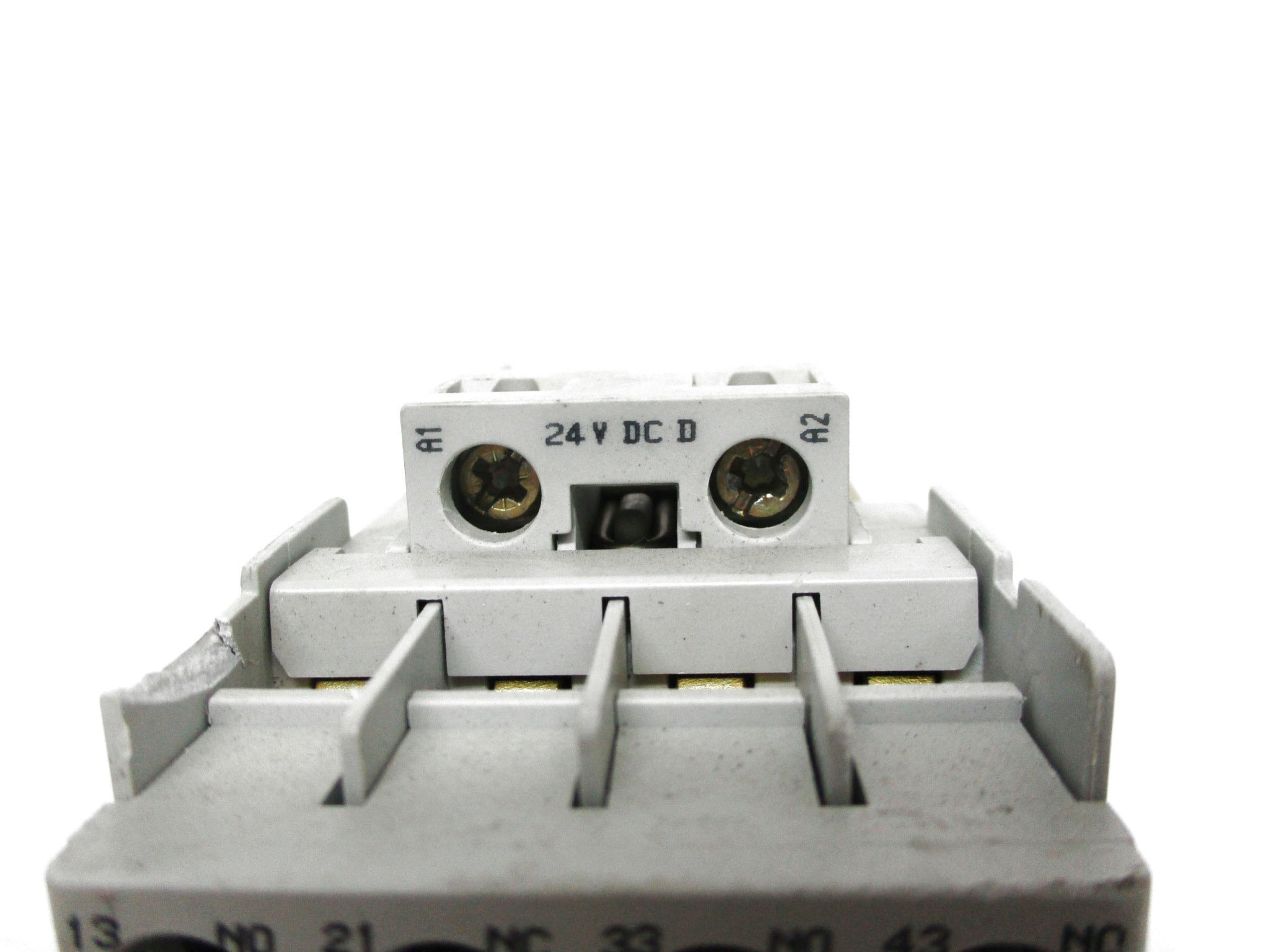 ALLEN BRADLEY 700-CF310DJ SER. A 24VDC (AS PICTURED) UNMP