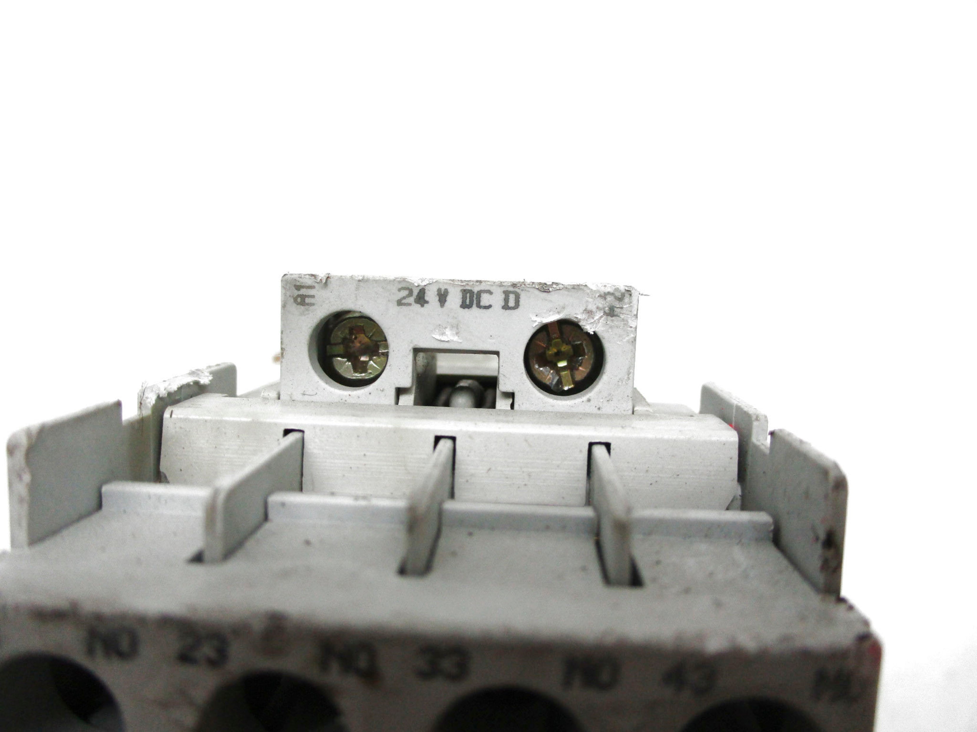 ALLEN BRADLEY 700-CF400DJ SER. A 24VDC (AS PICTURED) UNMP