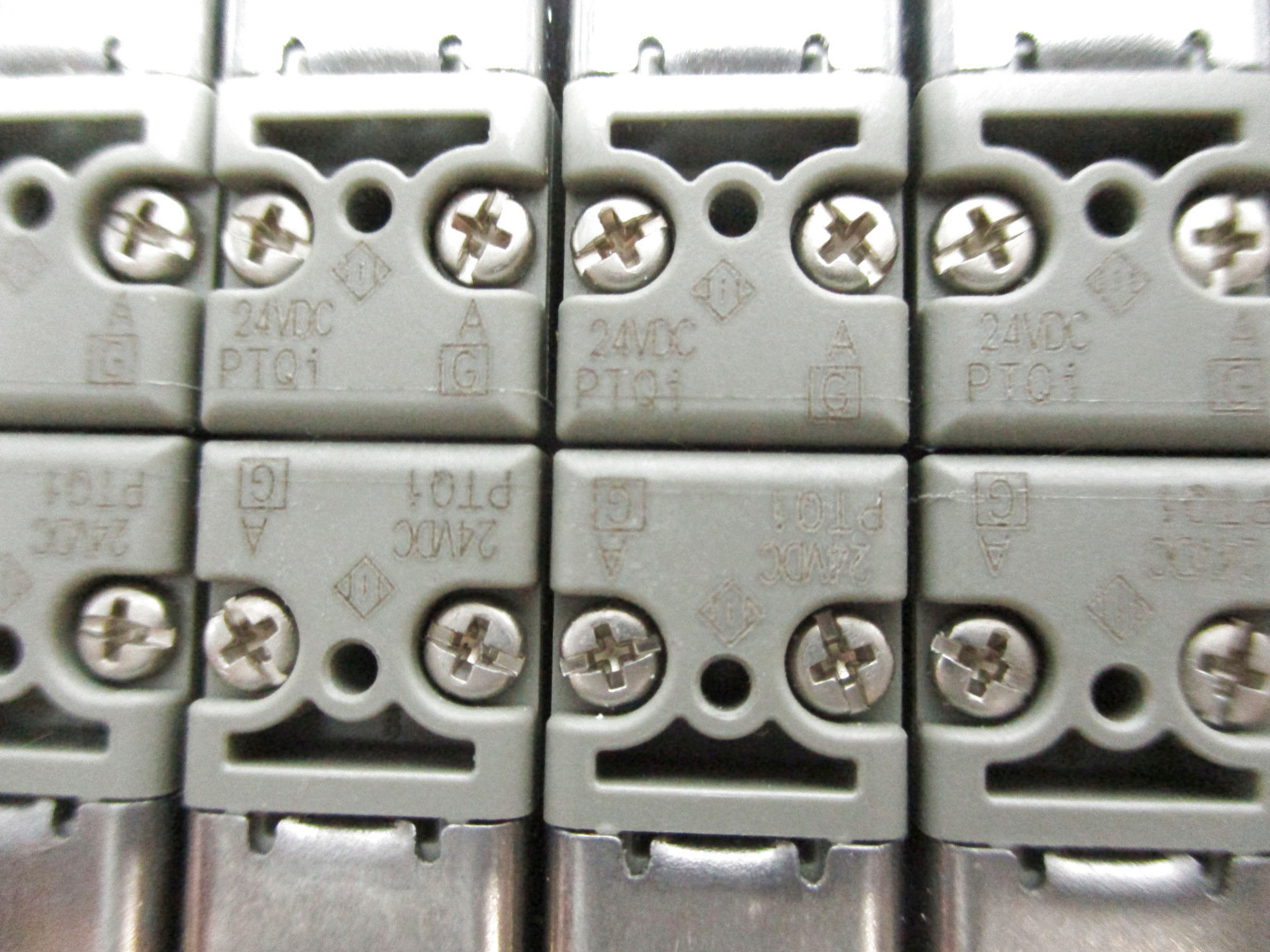 SMC VV5QC1-LN0096 24VDC UNMP