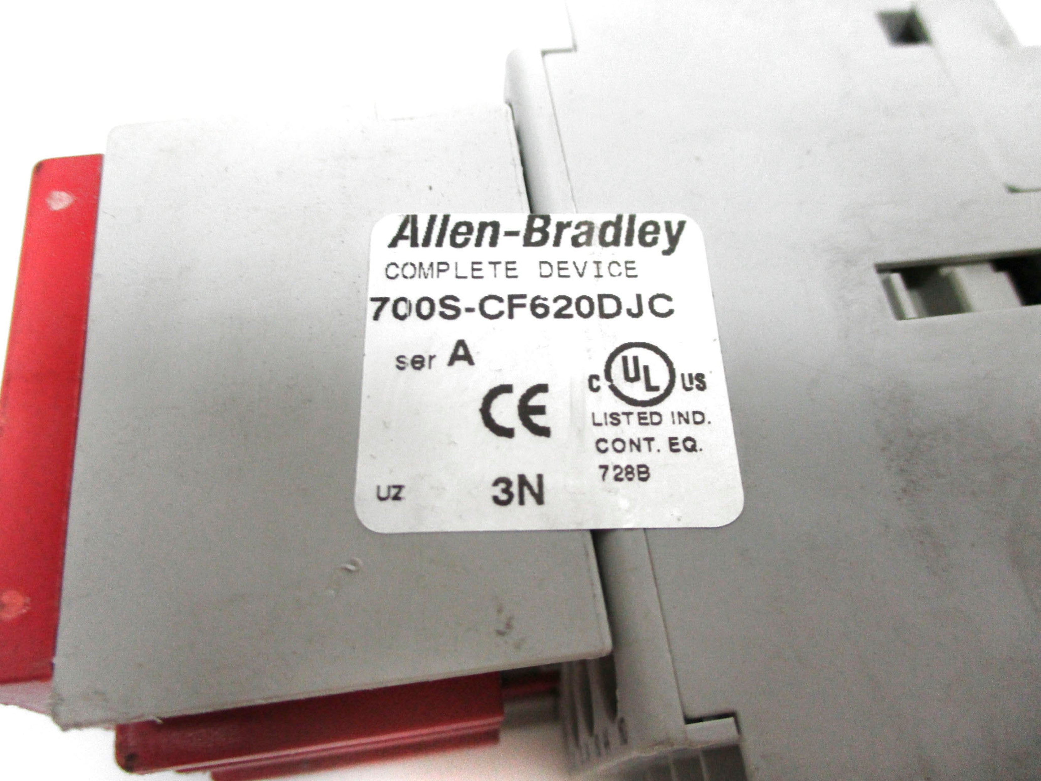 ALLEN BRADLEY 700S-CF620DJC SER. A 24VDC (AS PICTURED) UNMP