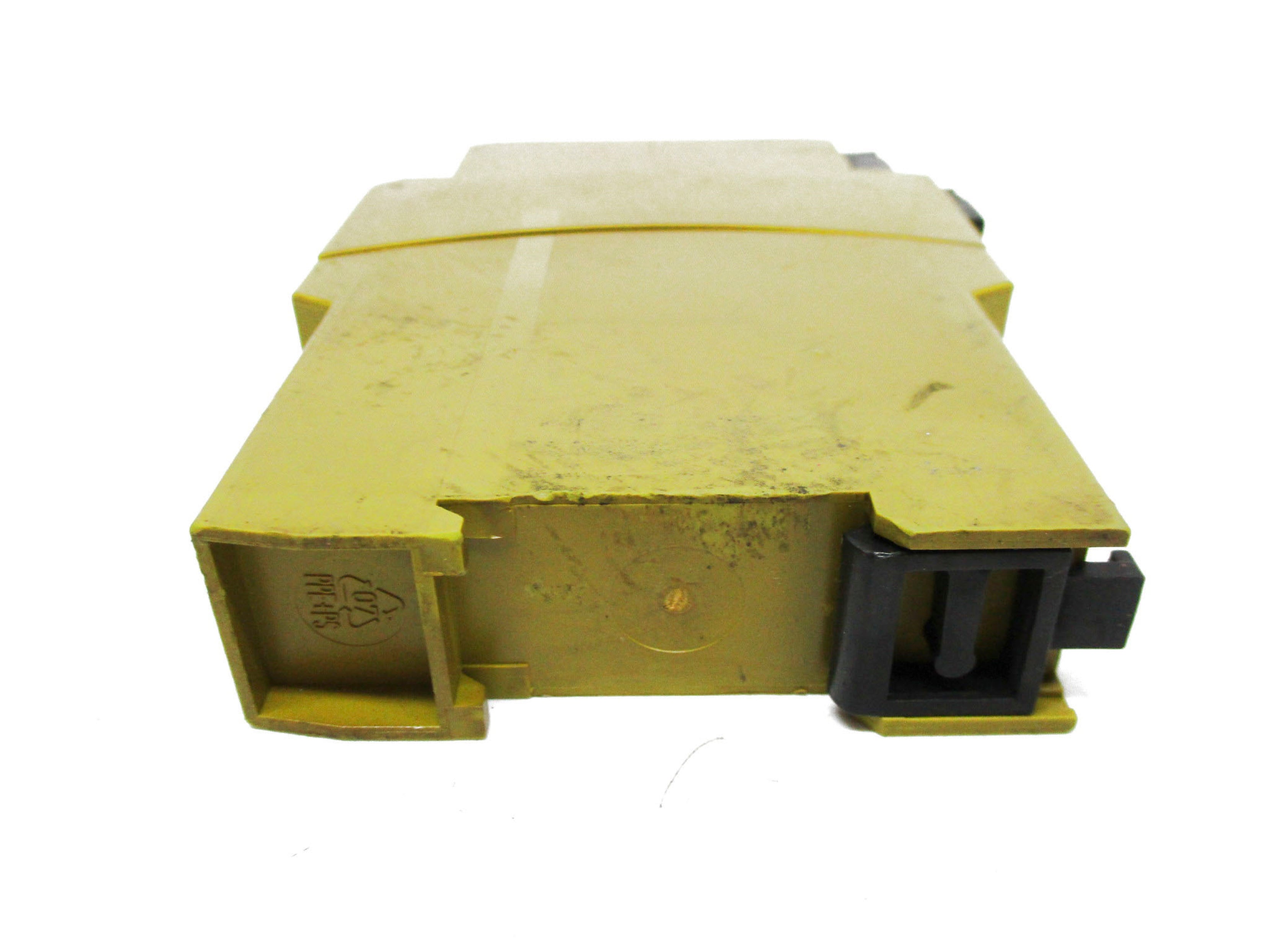 PILZ 777303 24VAC/DC 240VAC (AS PICTURED) UNMP