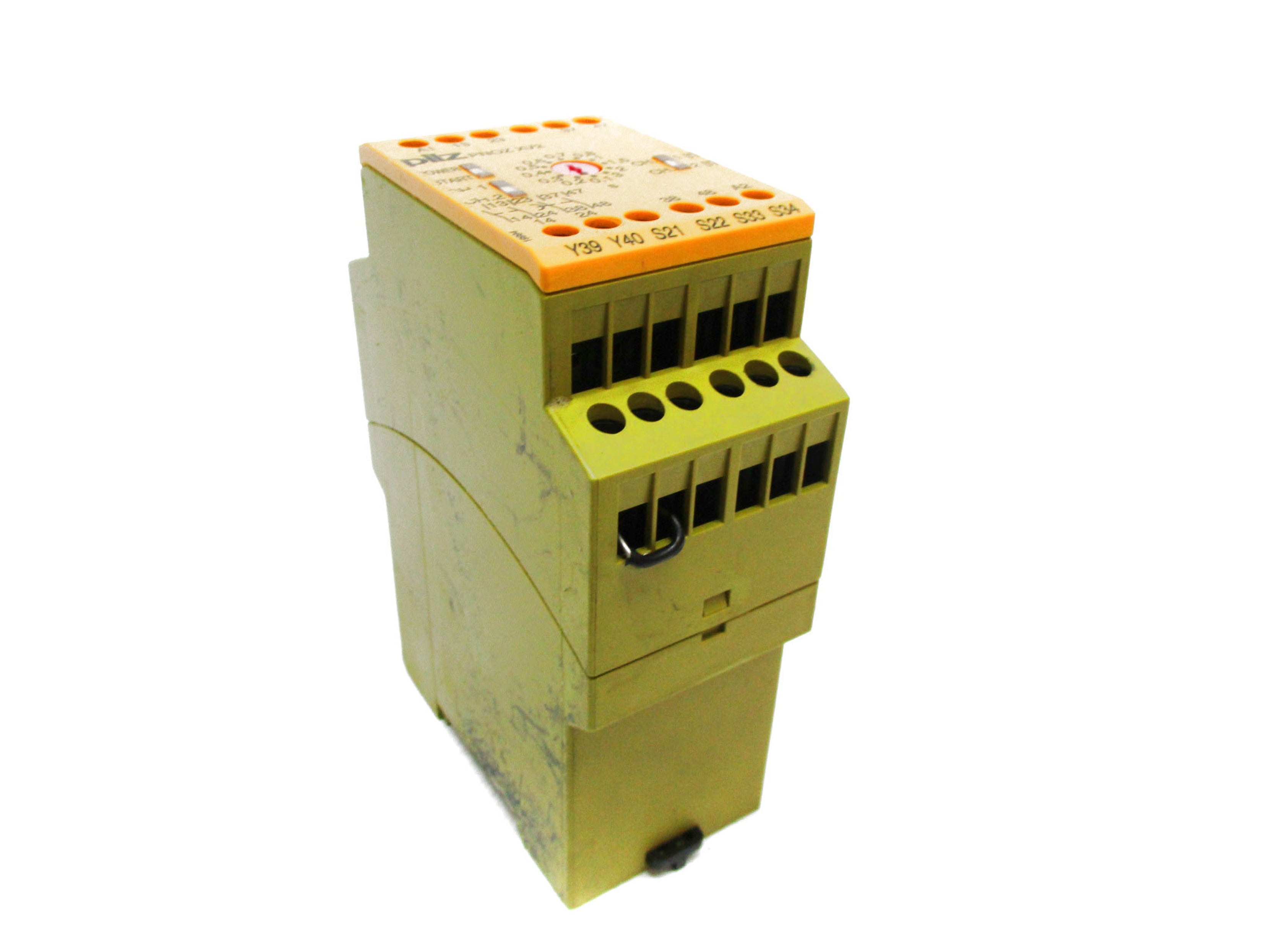PILZ PNOZ-XV2-3/24VDC-2N/O-2N/OT 24VDC 240VAC (AS PICTURED) UNMP