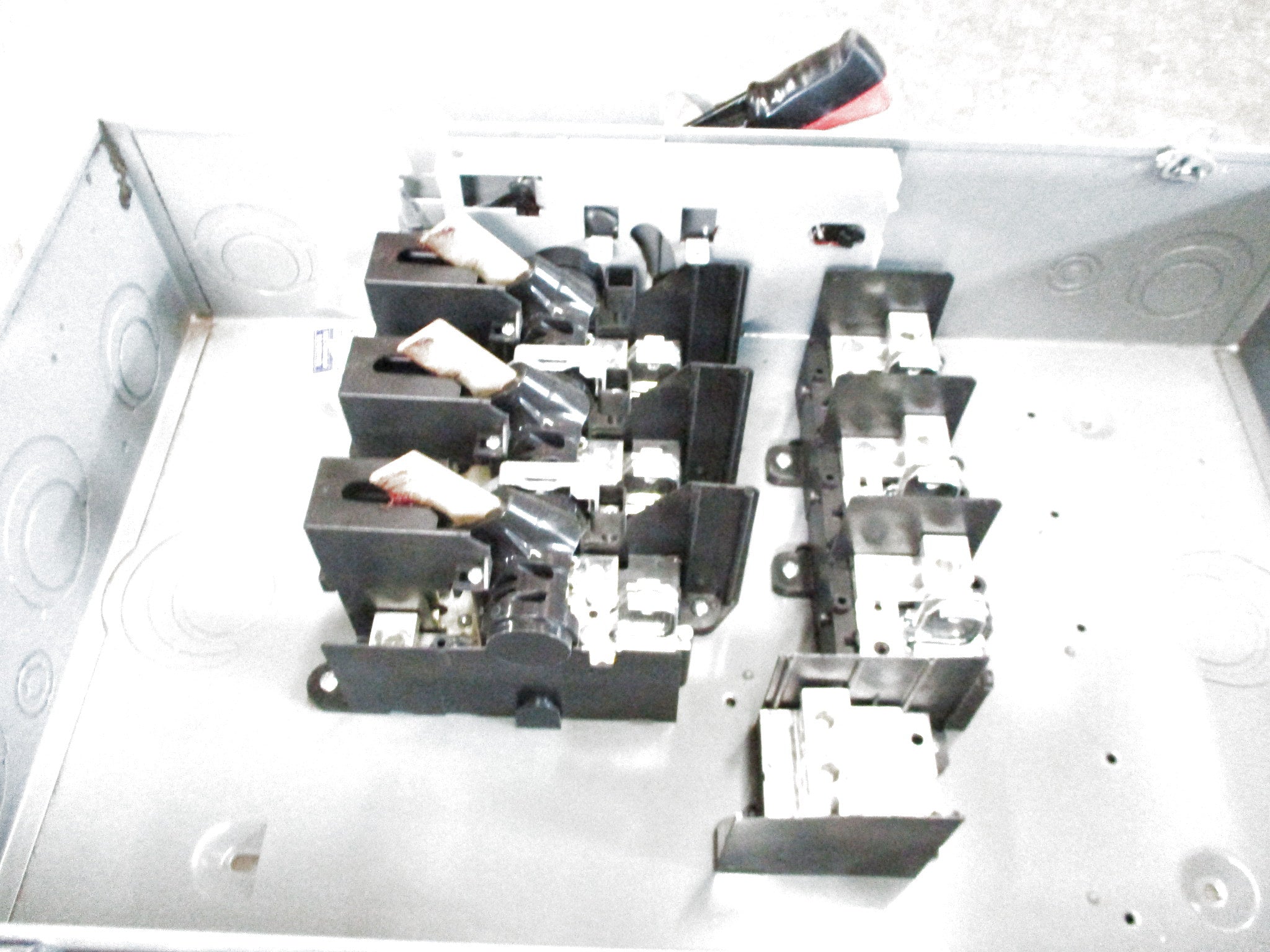 SQUARE D H324N SER. F05 (AS PICTURED) NSMP
