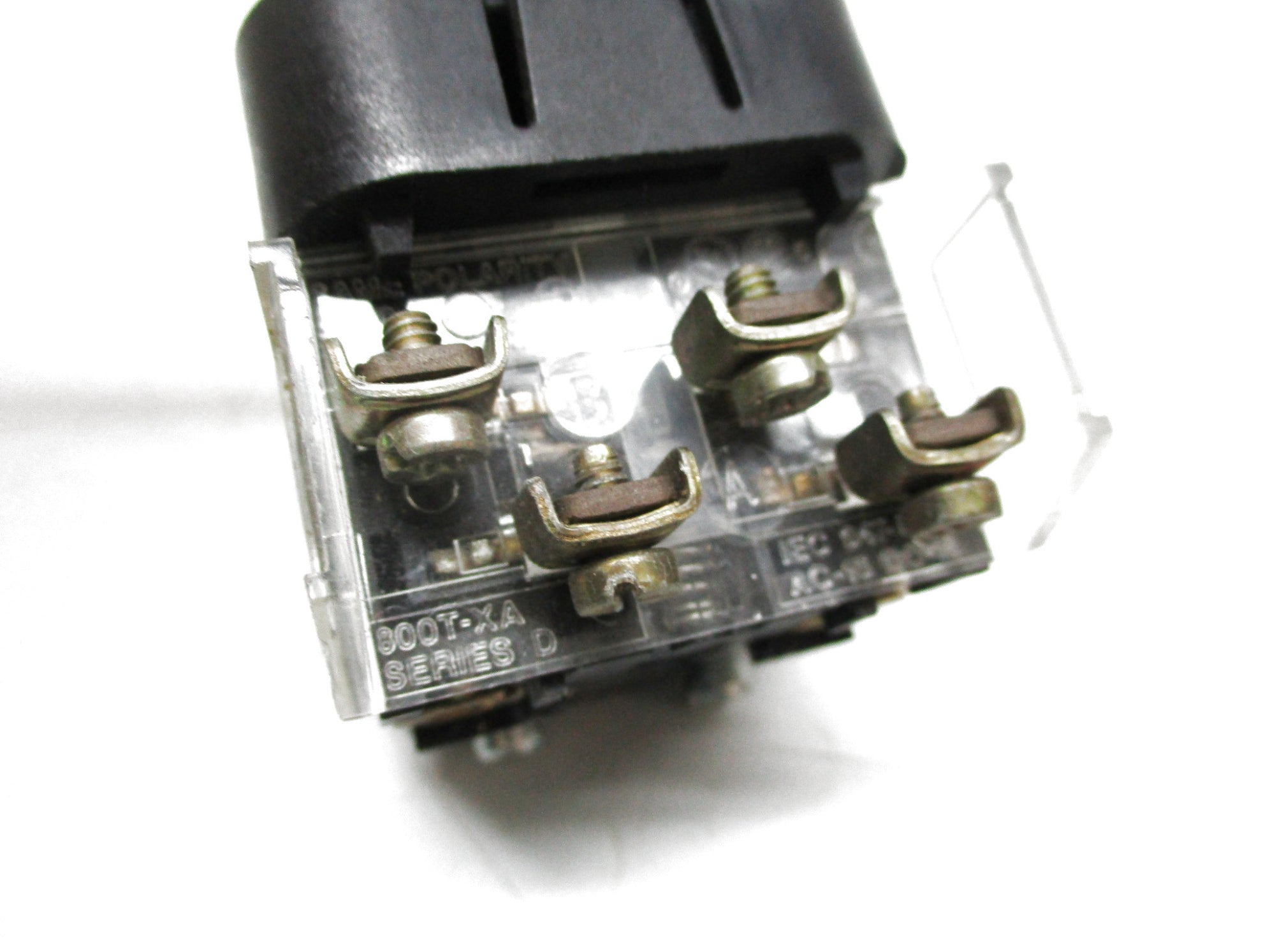 ALLEN BRADLEY 800H-16HRR2KB6AX SER. F 120V (AS PICTURED) UNMP