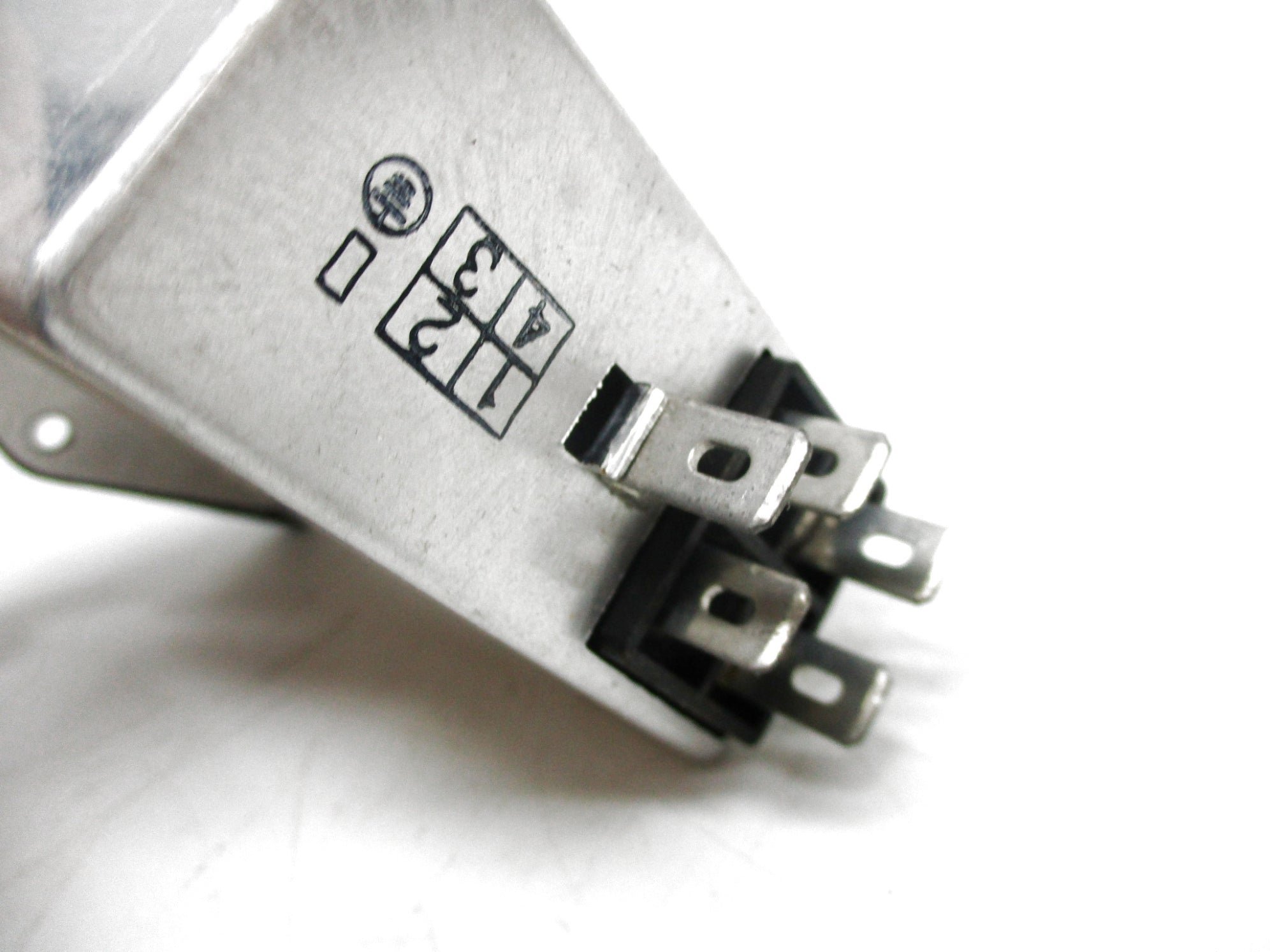 DELTA 10EK3 115/250V NSNP