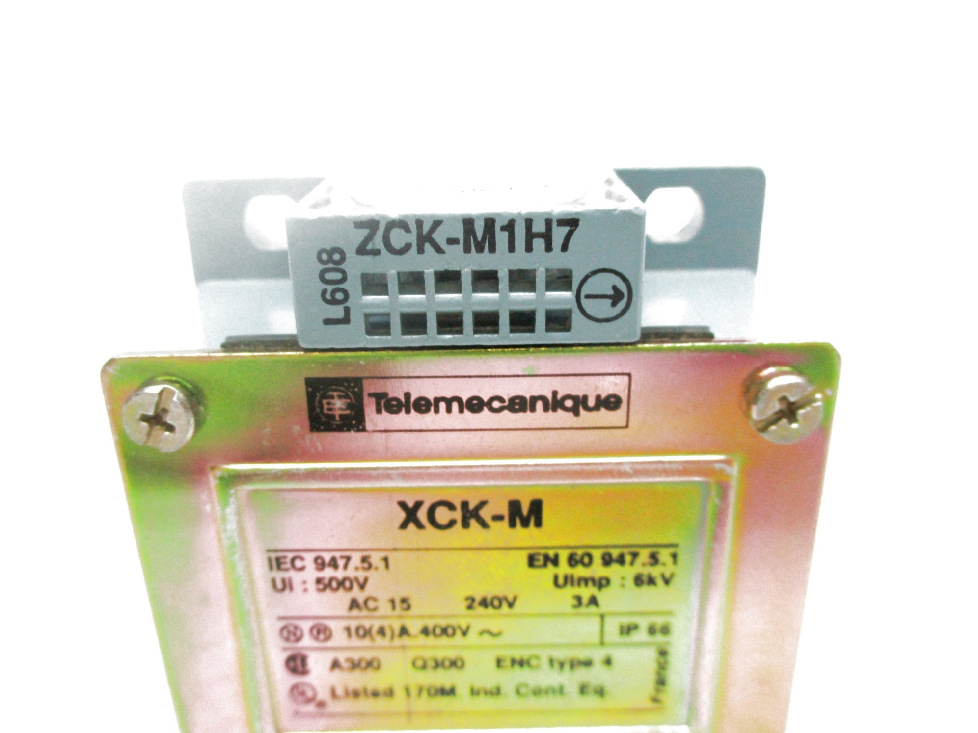 TELEMECANIQUE ZCK-M1H7 240V 3A NSNP