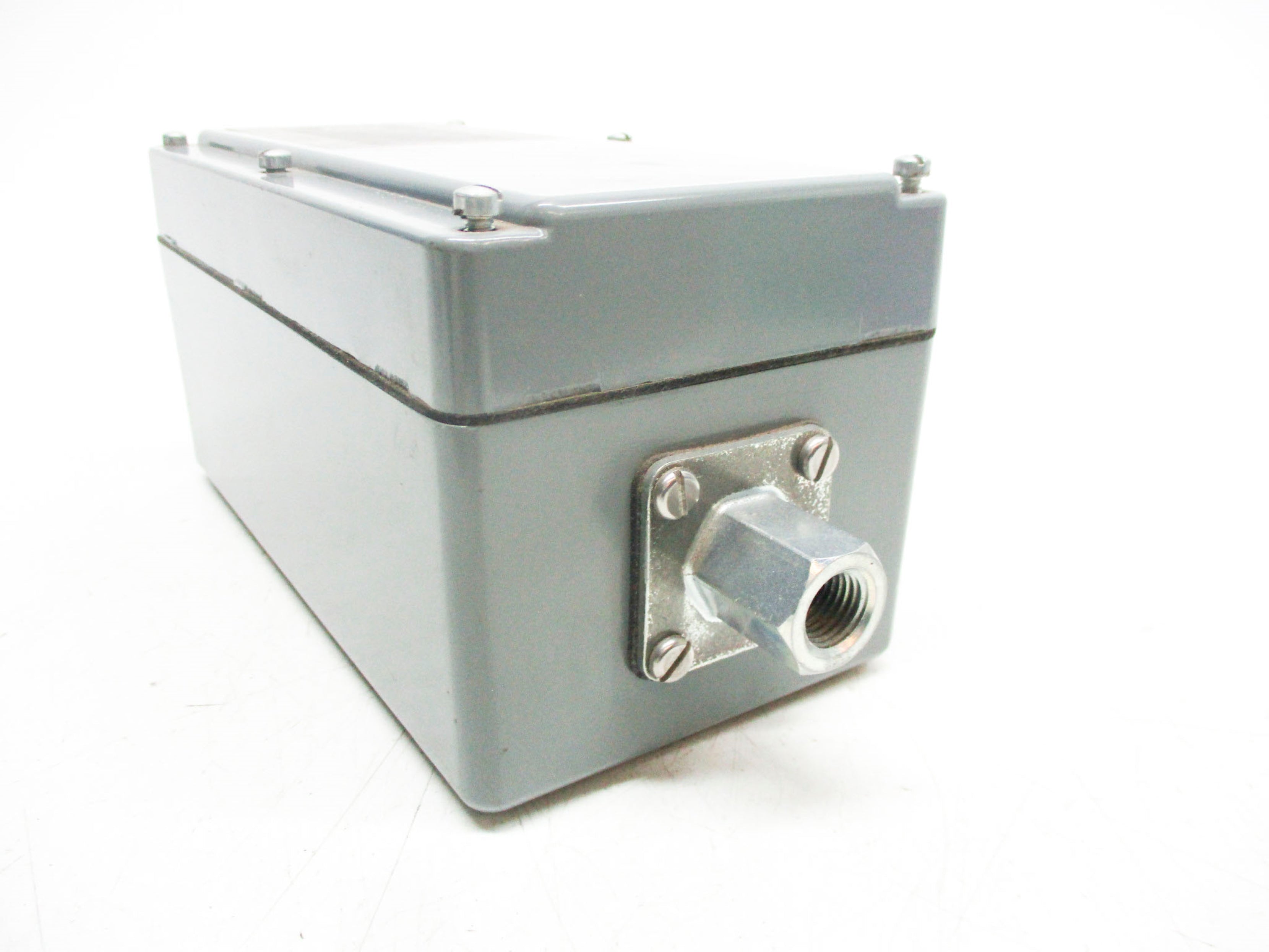 ALLEN BRADLEY 836-C7J SER. B UNMP