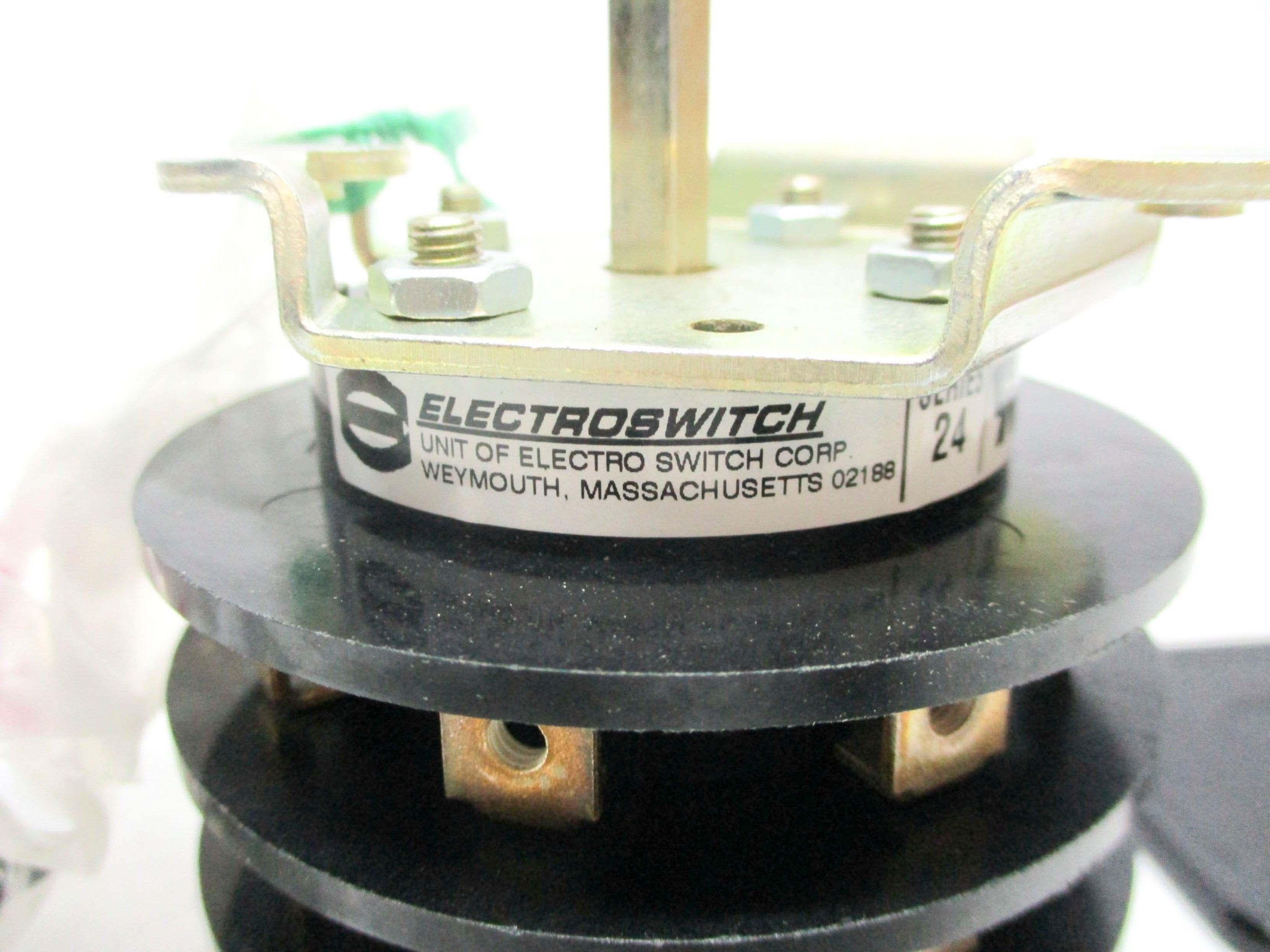 ELECTROSWITCH 24203B 600VAC 20A NSMP