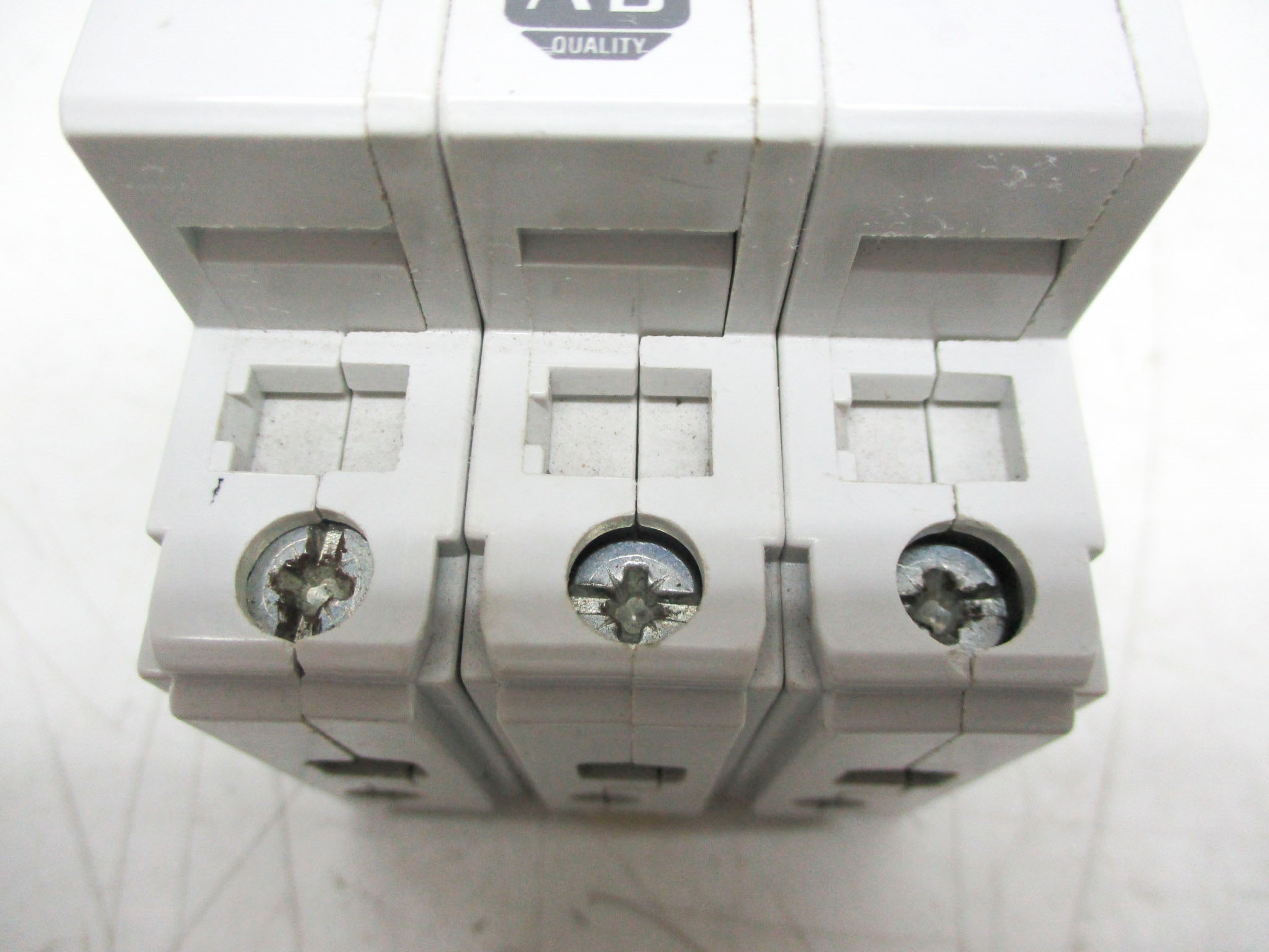 ALLEN BRADLEY 1492-CB3G500 SER. C 50A 480Y/277V UNMP