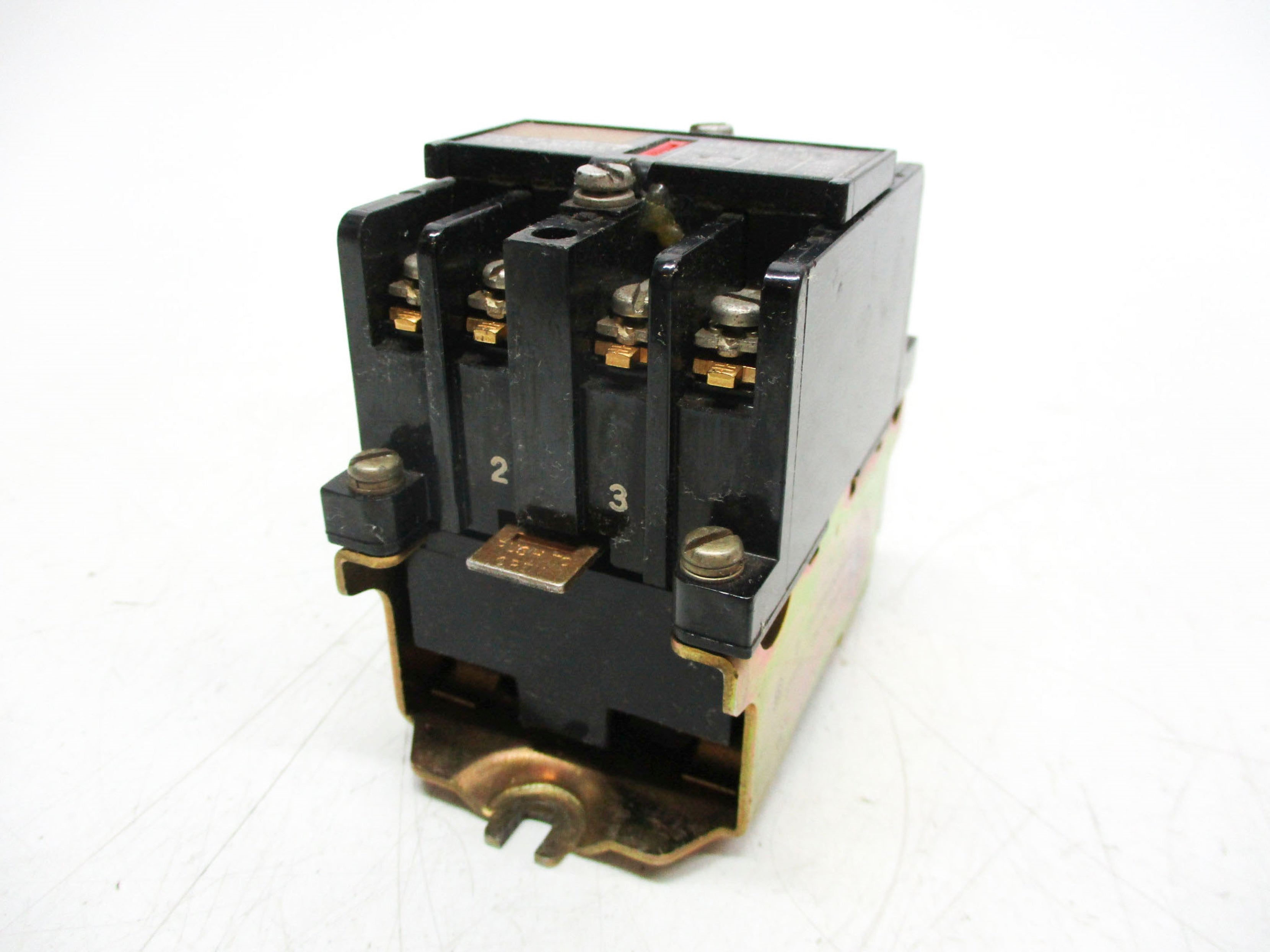 ALLEN BRADLEY 700-NM400A1 SER. D 120V60HZ 110V50HZ UNMP