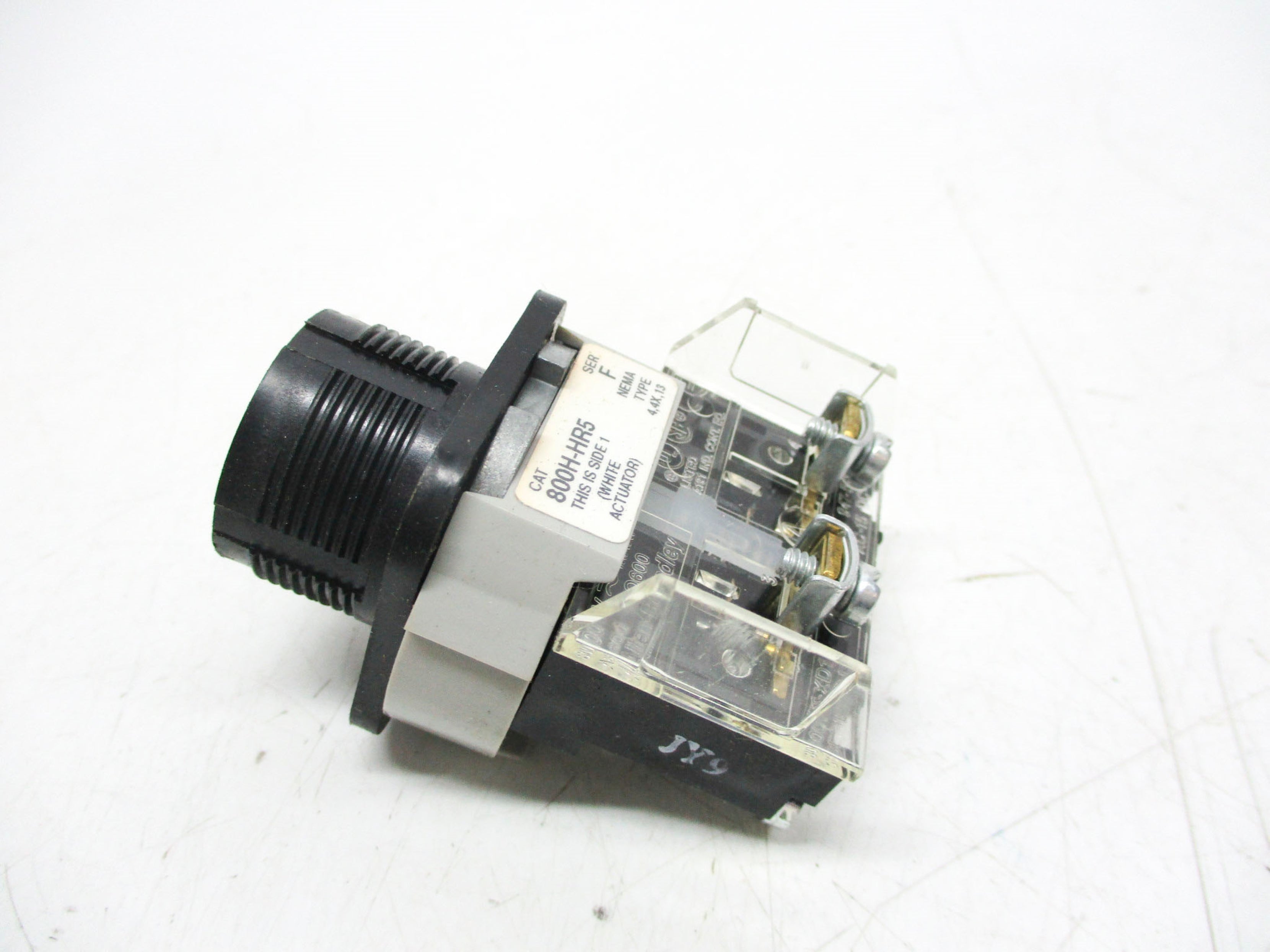 ALLEN BRADLEY 800H-HR5D1 SER. F (AS PICTURED) (WH) NSMP