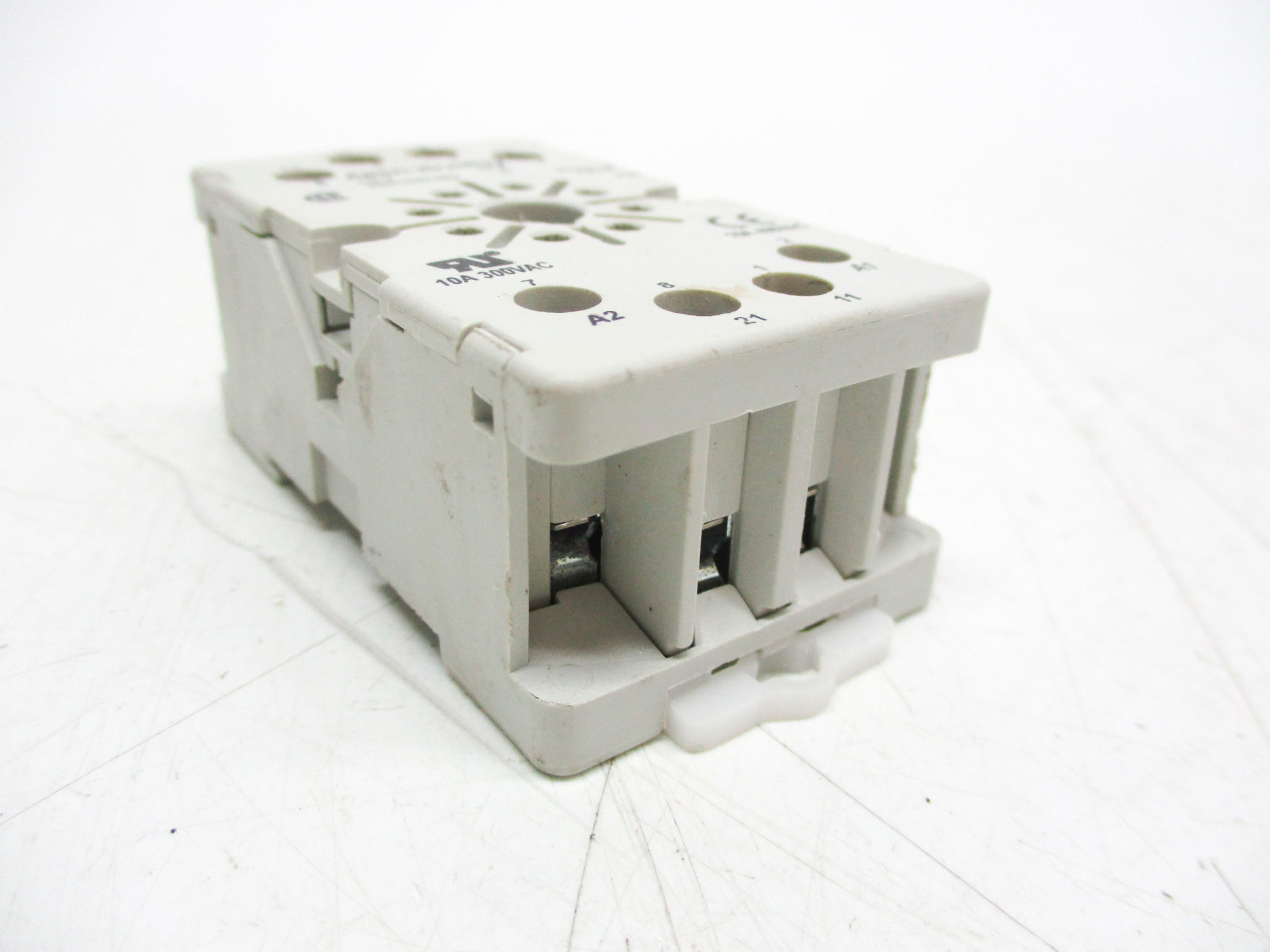 ALLEN BRADLEY 700-HN100 300VAC 10A  SER. D UNMP