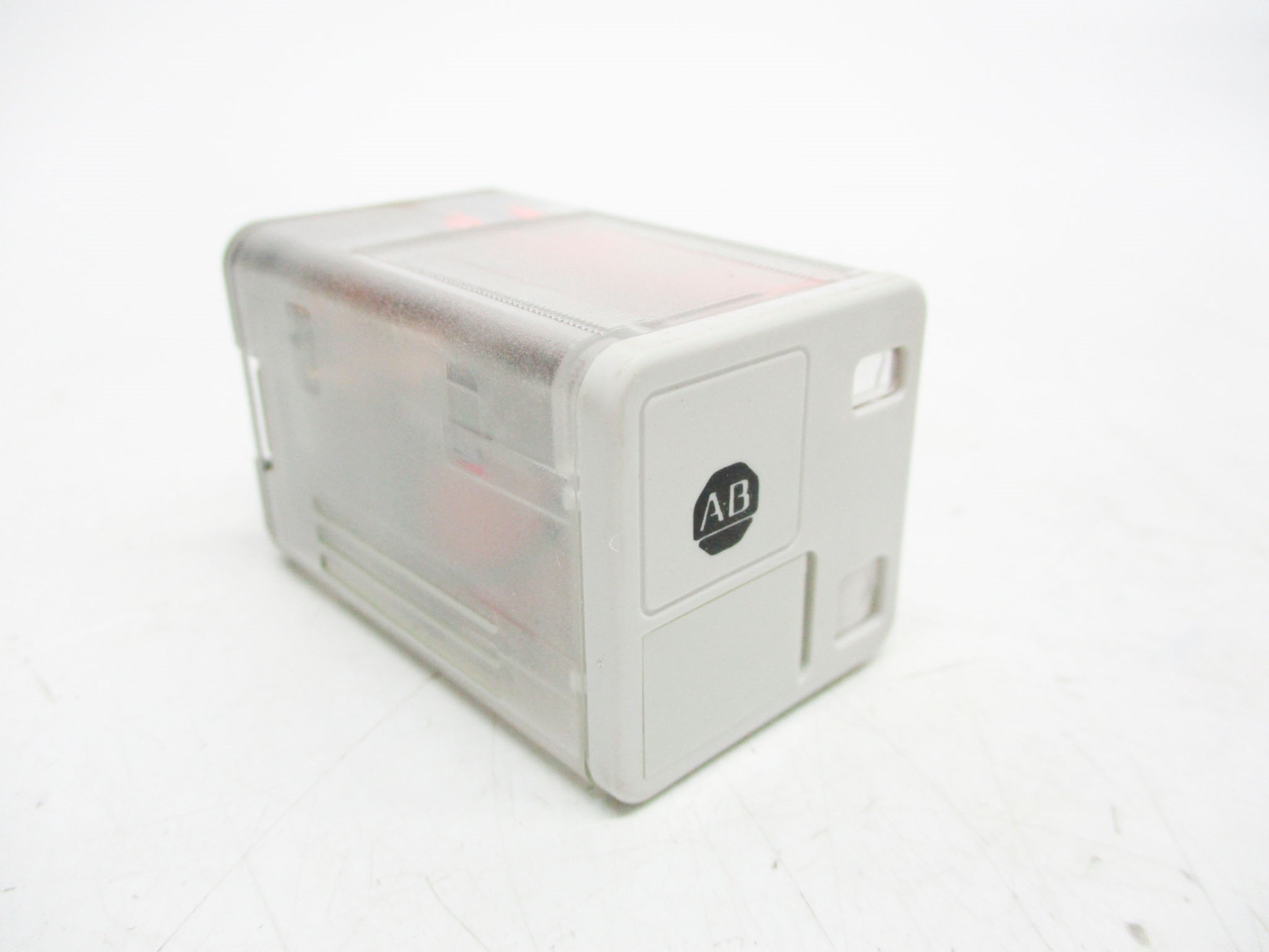 ALLEN BRADLEY 700-HA32Z24 SER. B 24VDC (GY/BL) NSMP