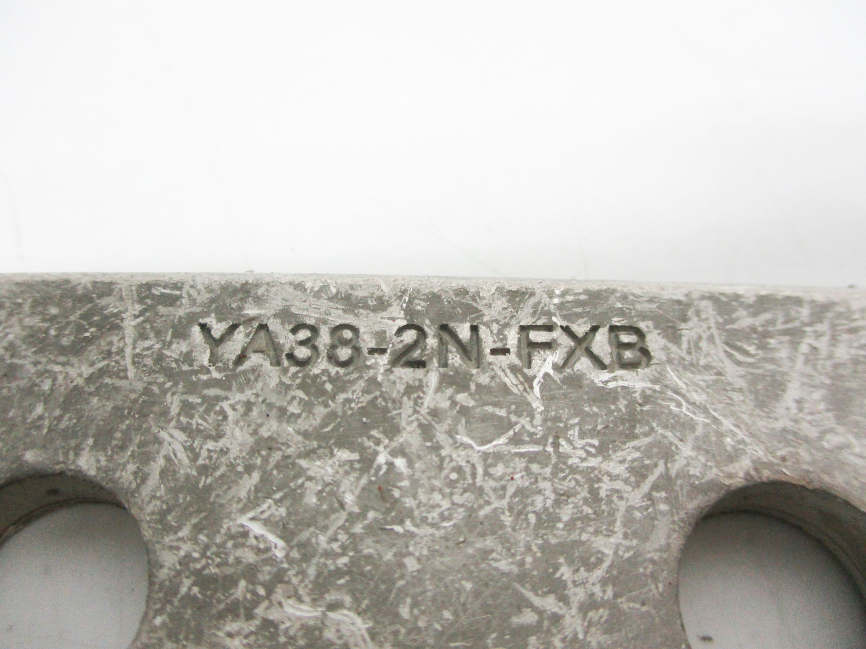 BURNDY YA38-2N-FXB NSNP