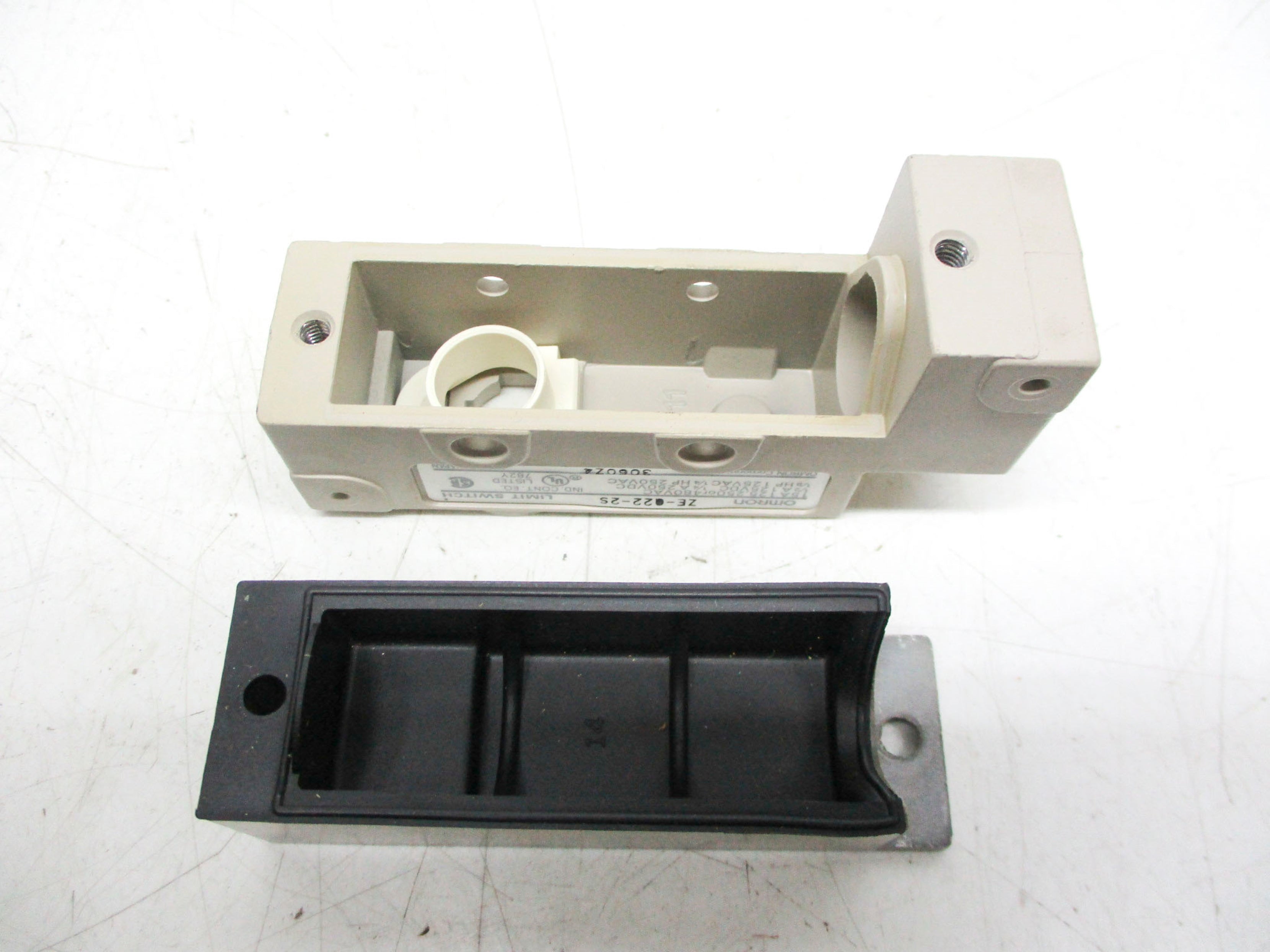 OMRON ZE-Q22-2S (AS PICTURED) NSNP