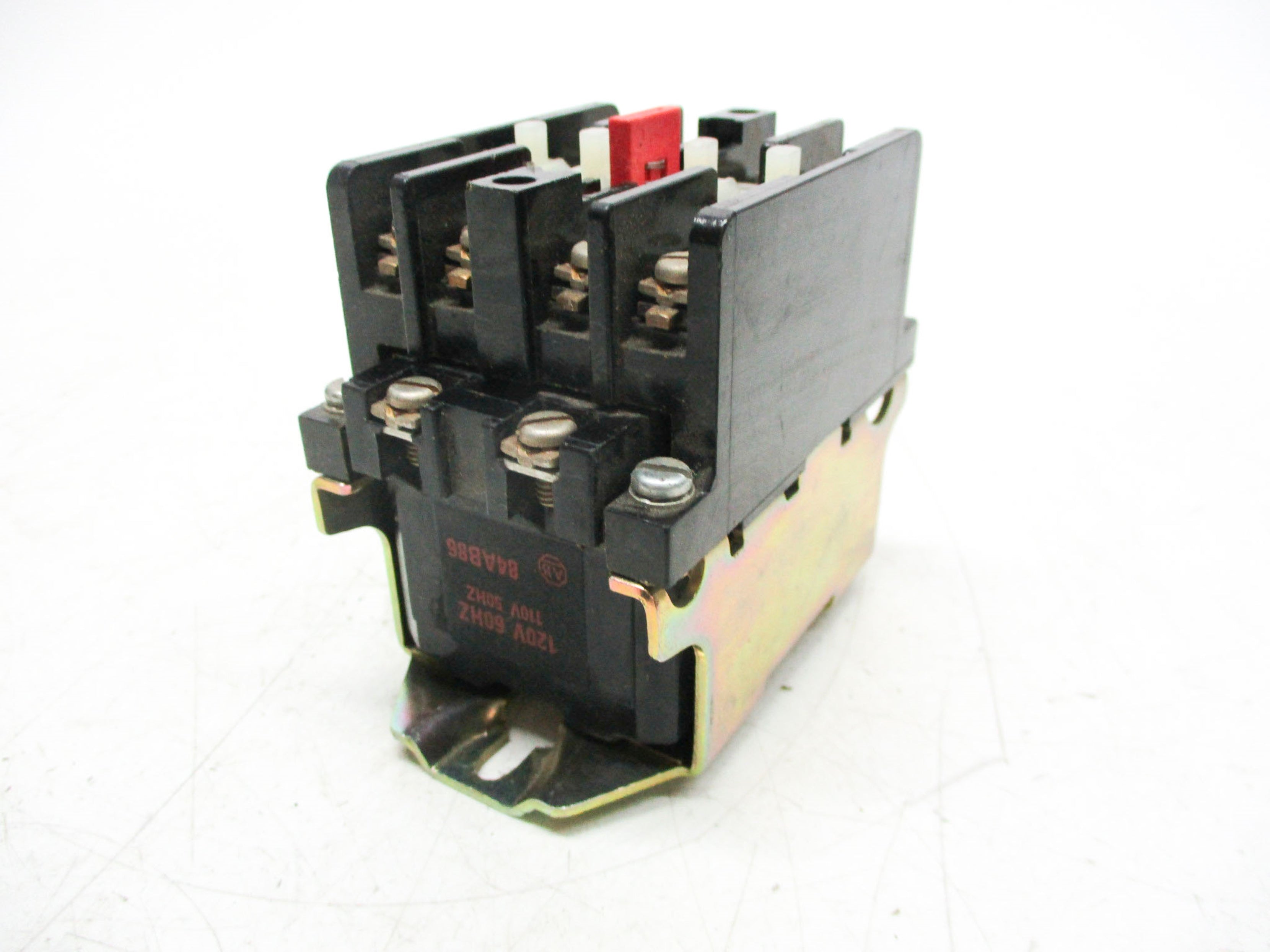 ALLEN BRADLEY 700-N800A1 SER. C 110V50HZ 120V60HZ (AS PICTURED) UNMP