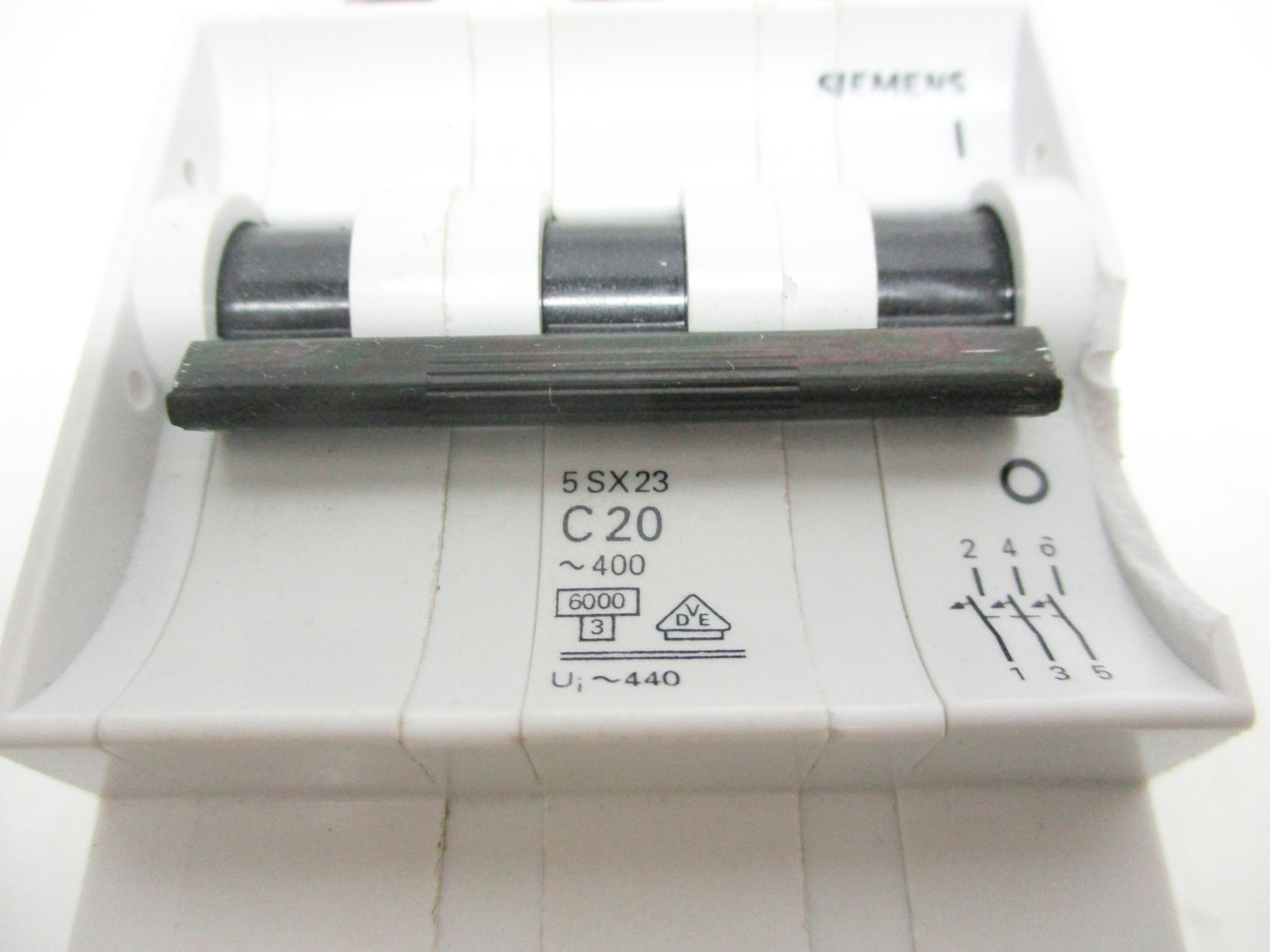 SIEMENS 5SX2320-7 20A 480VAC (AS PICTURED) NSMP