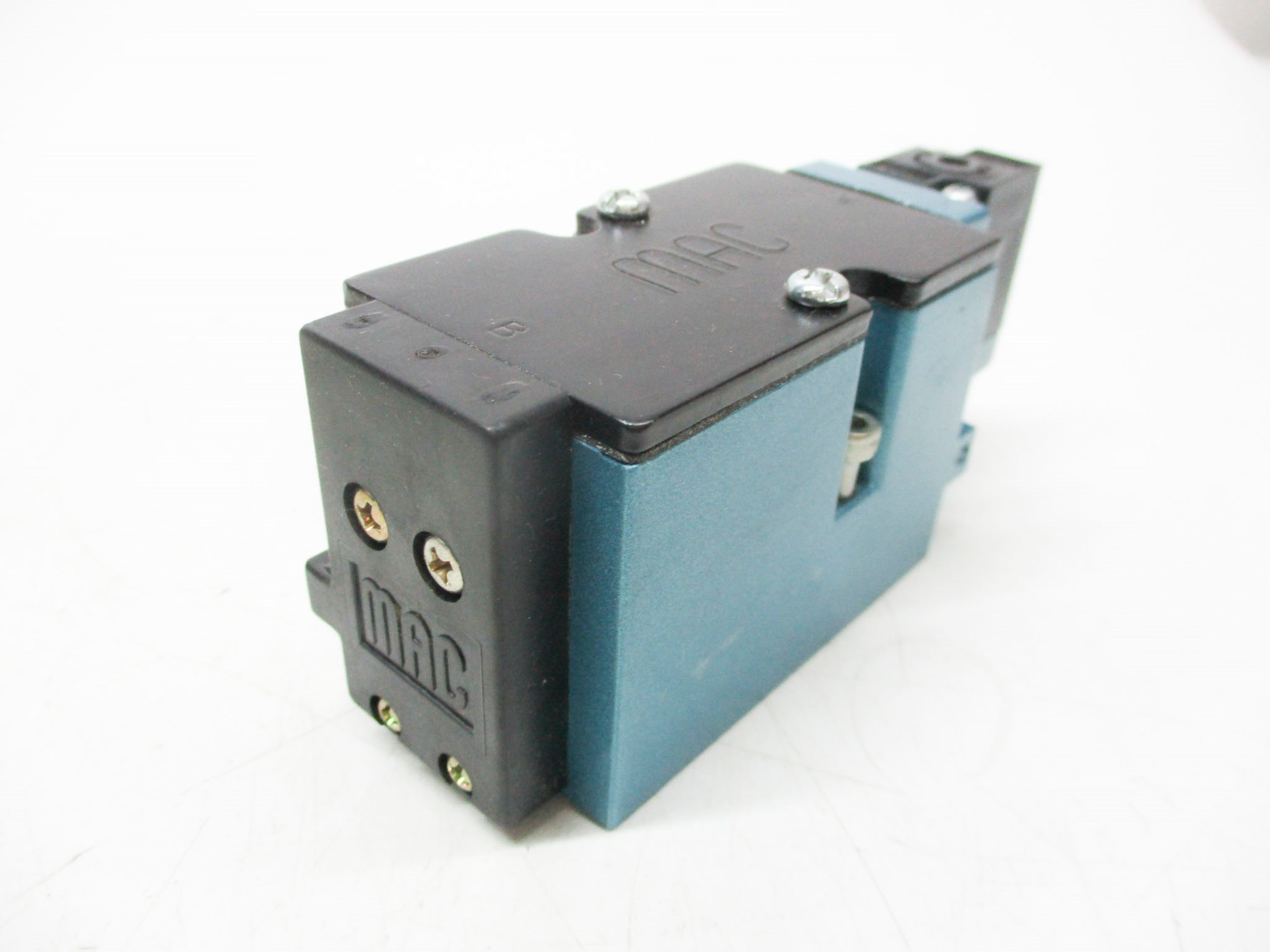 MAC 82A-AA-BAA-TM-DAAP-1DA 110/50V 120/60V 150PSI UNMP