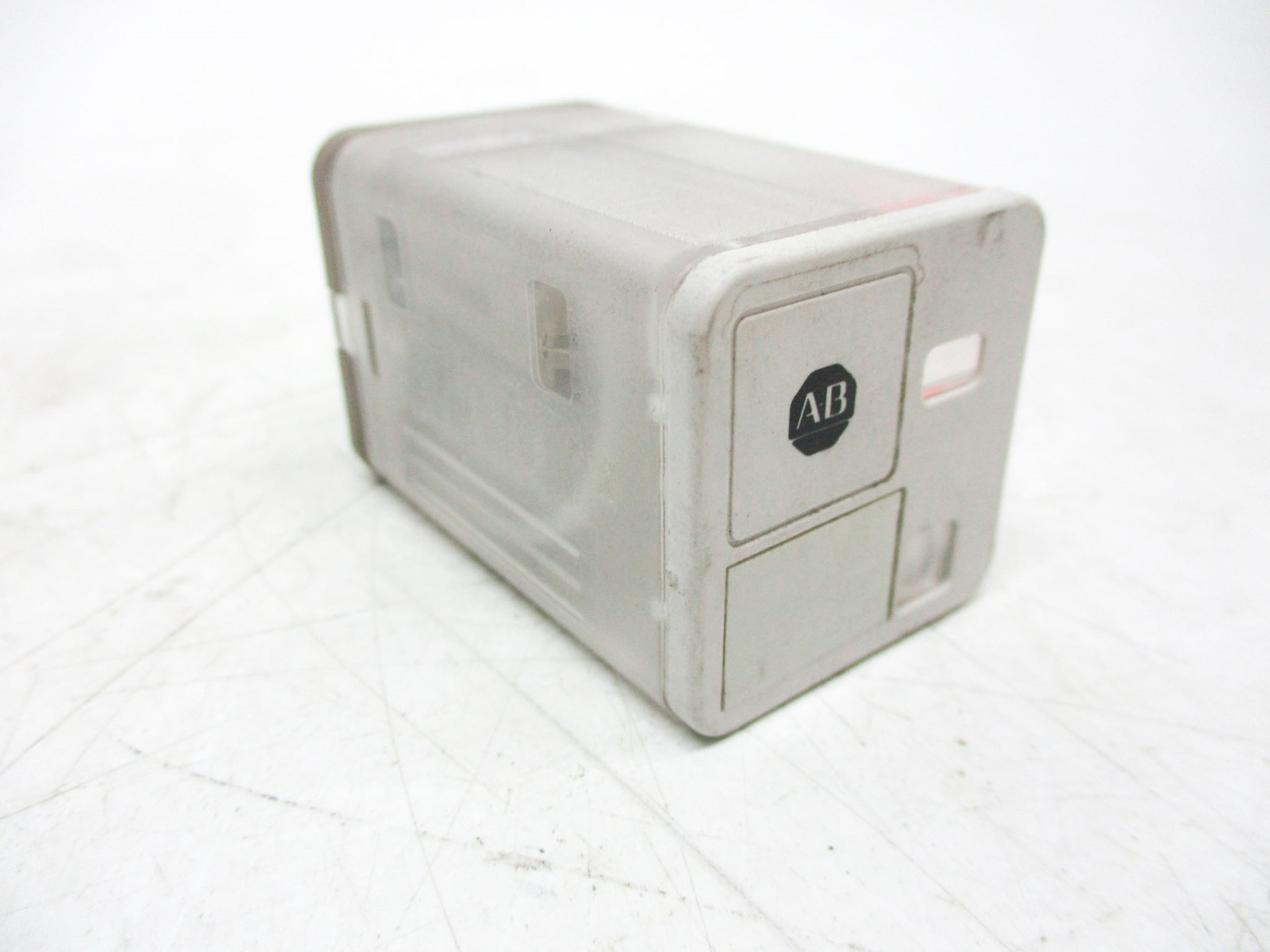 ALLEN BRADLEY 700-HA32Z24 SER. C 24VDC (BL/WH) NSMP