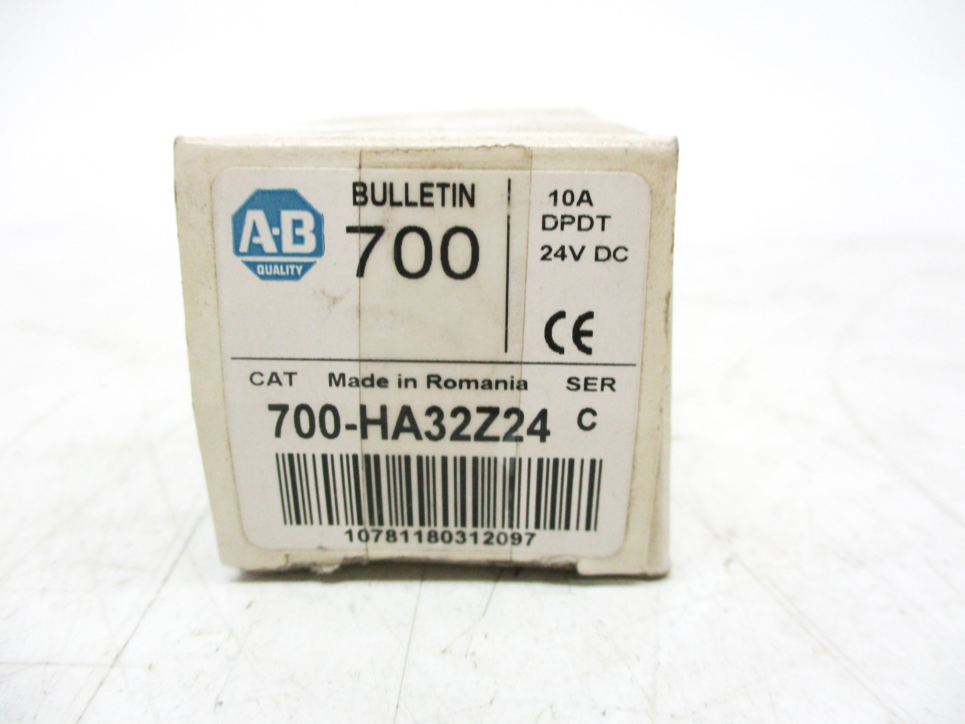 ALLEN BRADLEY 700-HA32Z24 SER. C 24VDC (BL/WH) NSMP