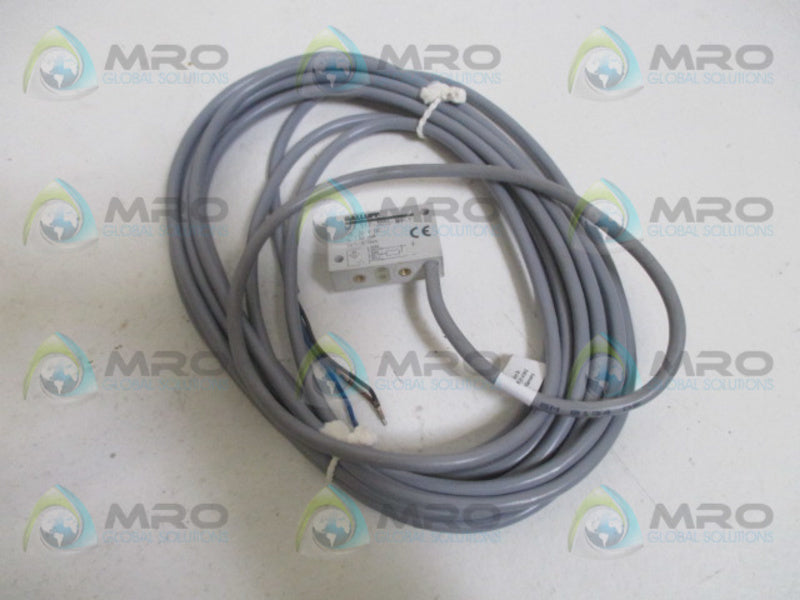 BALLUFF BES517-3035-M1-Y PROXIMITY SENSOR 10-30 VDC *NEW NO BOX*