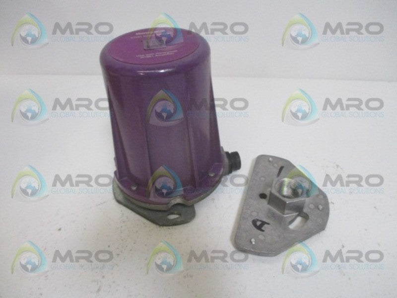 HONEYWELL C7061A1038 FLAME SAFETY DETECTOR *USED*