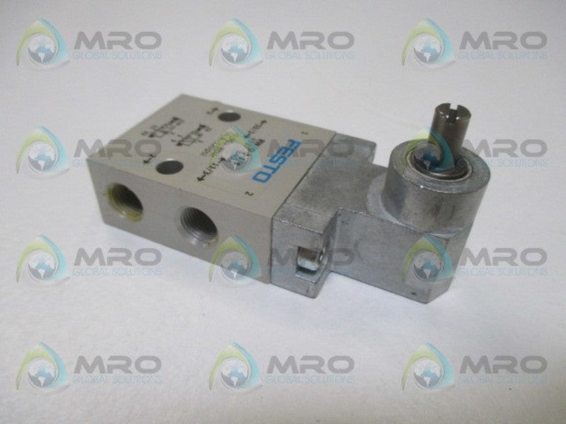 FESTO RW/O-3-1/8 ROLLER LEVER VALVE *USED*