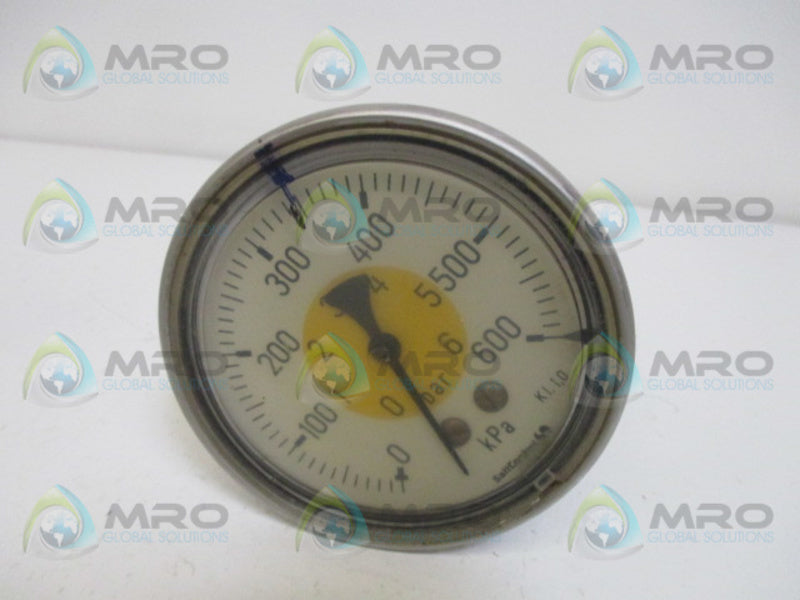 INDUSTRIAL MRO 651798 990018-11 PRESSURE GAUGE 0-600 KPA / 0-6 BAR *USED*