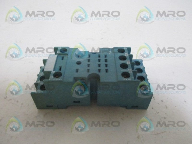 FINDER 94.74 RELAY SOCKET *NEW NO BOX*