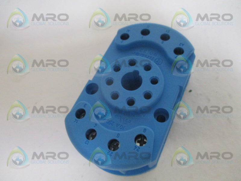 FINDER 90.22 RELAY SOCKET 10A 250V *NEW NO BOX*